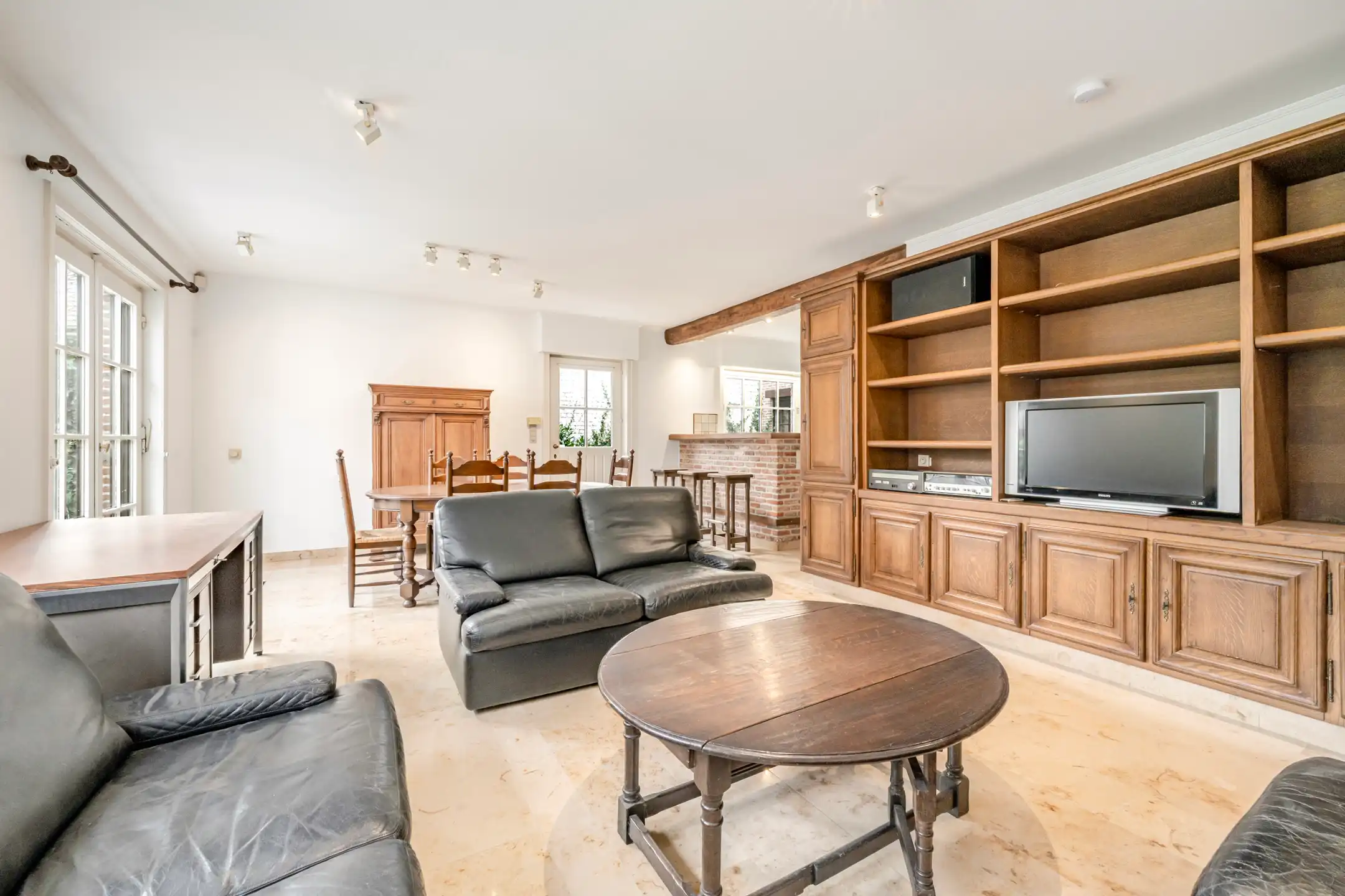 Charmante herenwoning met uitweg achteraan (3 garages).  foto 12