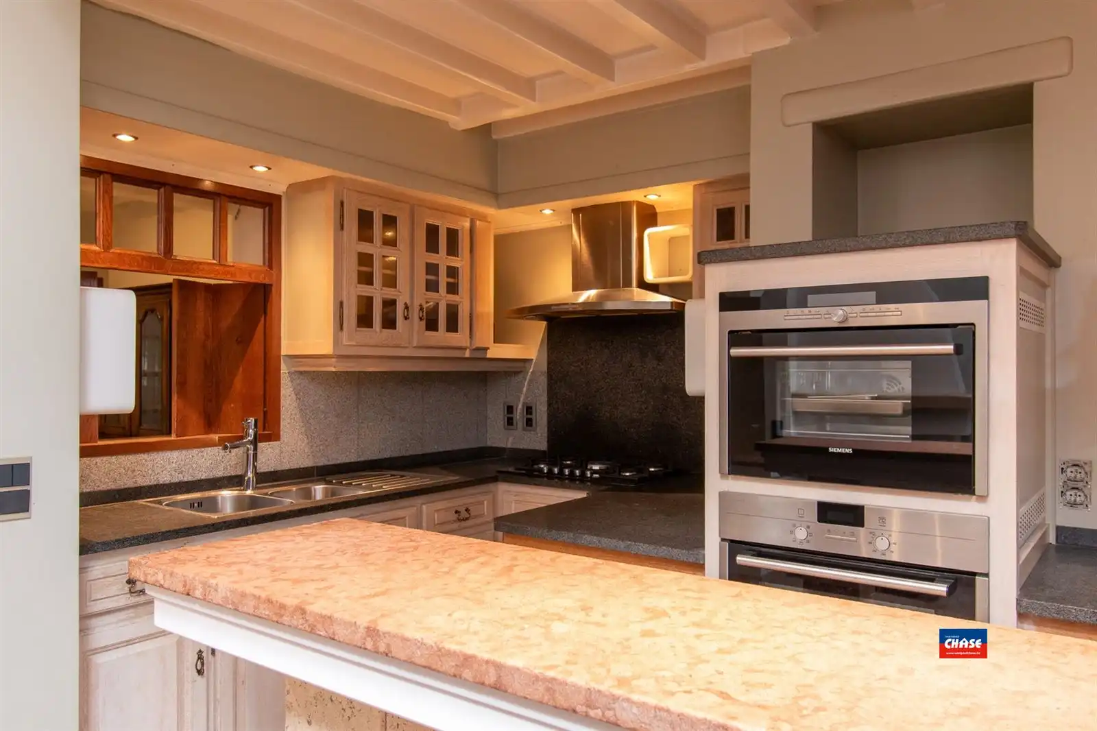 Prachtige woning met 3 tot 5 slaapkamers + grote tuin foto 7