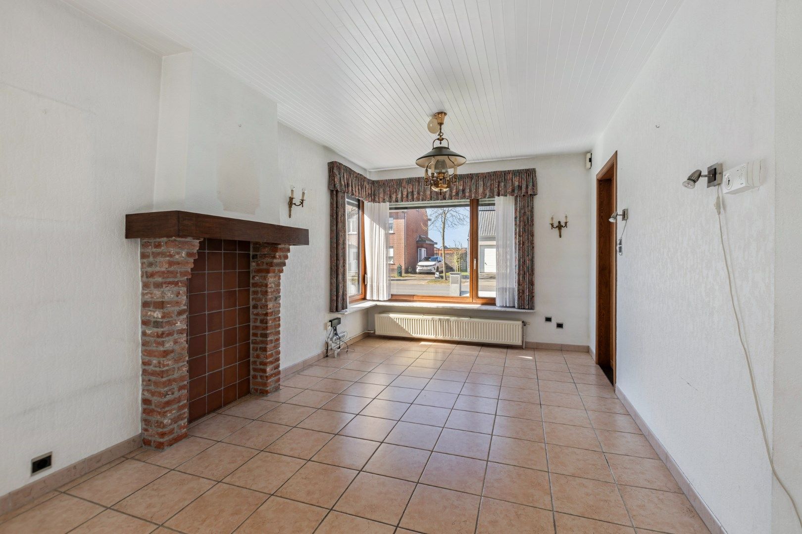 Te renoveren woning met garage en ruime tuin nabij het centrum van Dessel ! foto 6