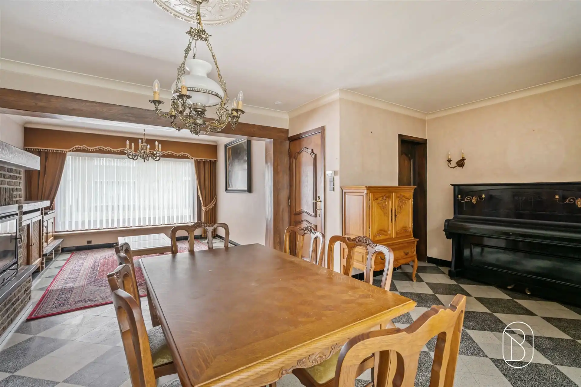Op te frissen woning met ruime garage, 3 SLK en uitweg! foto 9