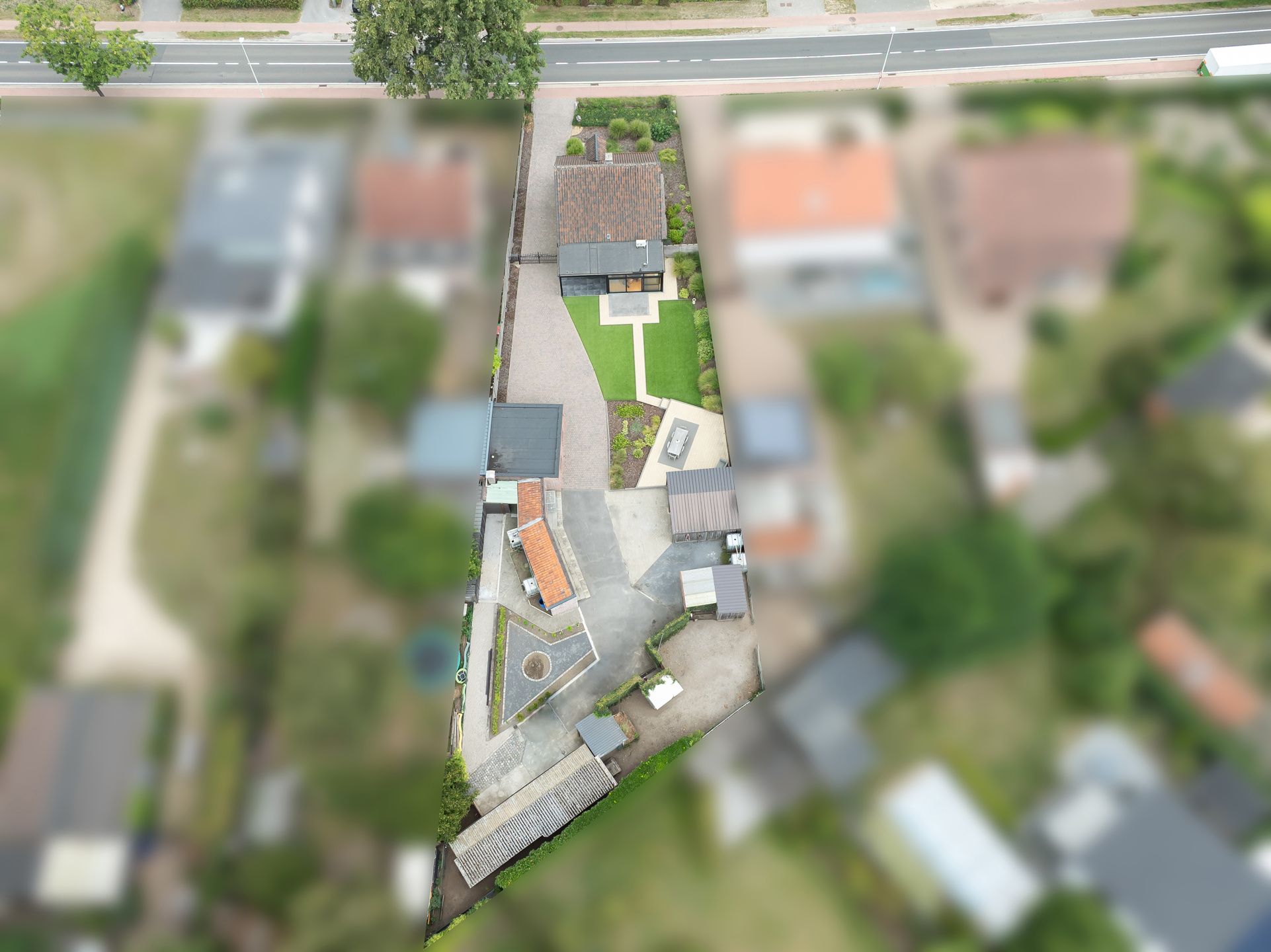 Grotendeels gerenoveerde woning met veel mogelijkheden foto 17