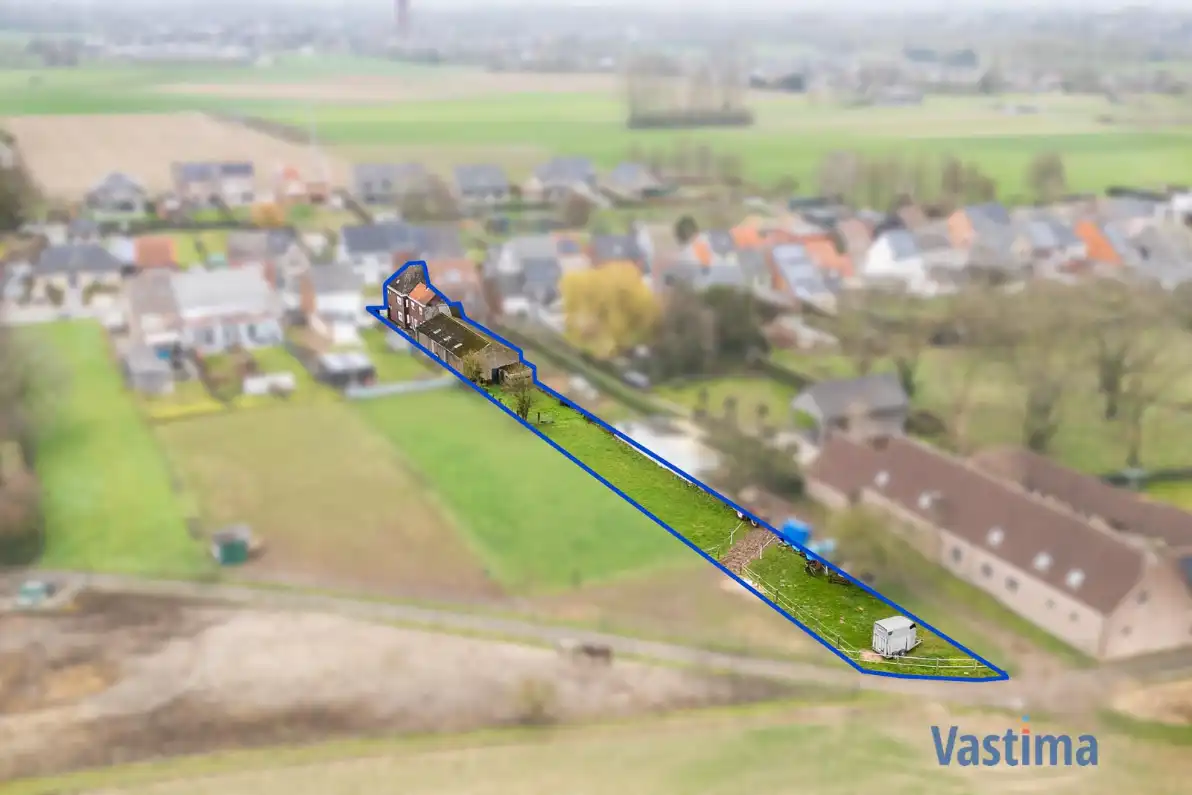 Woning met loods en grote tuin foto 3