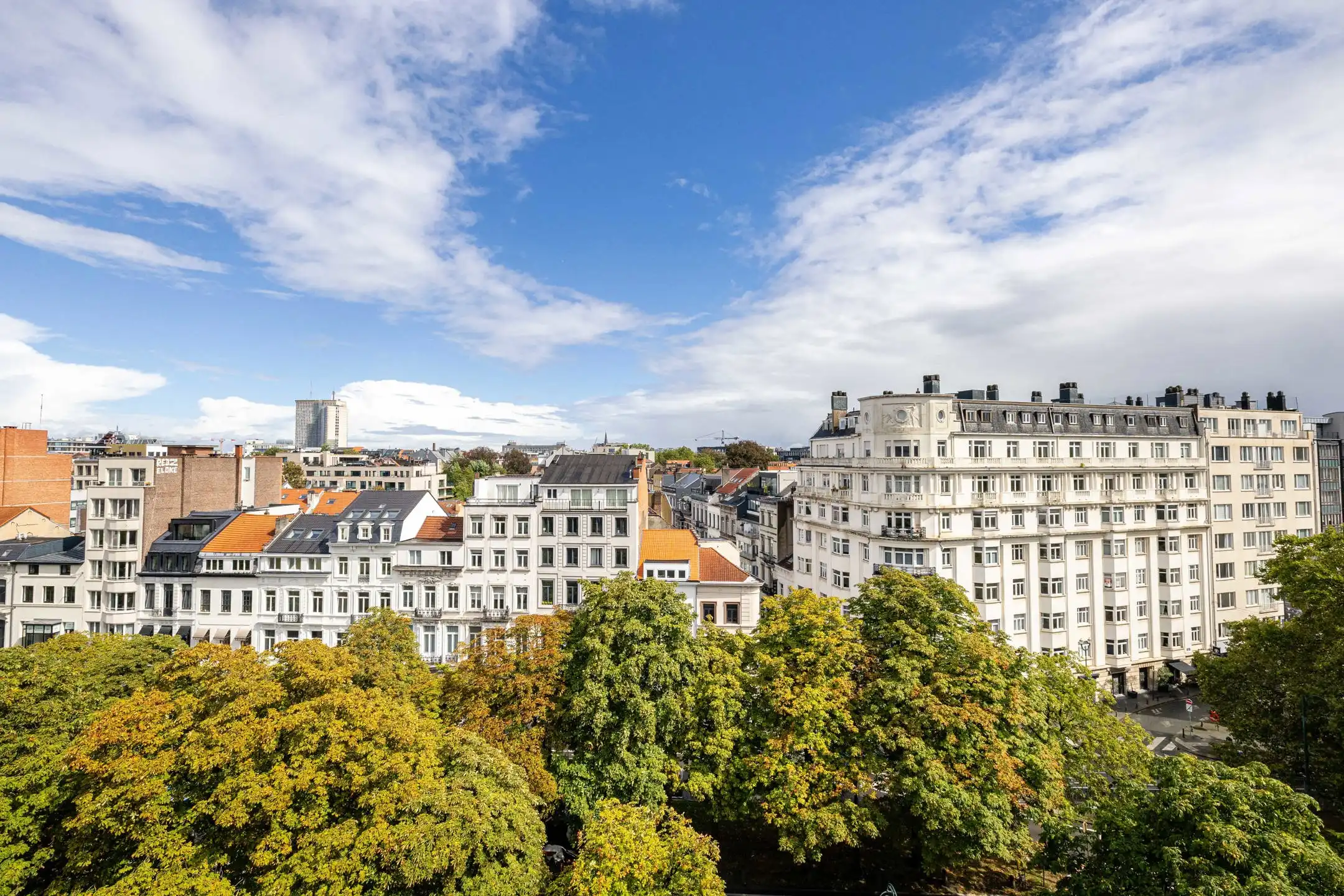 Appartement met 4 slaapkamers aan de Louizalaan foto 32