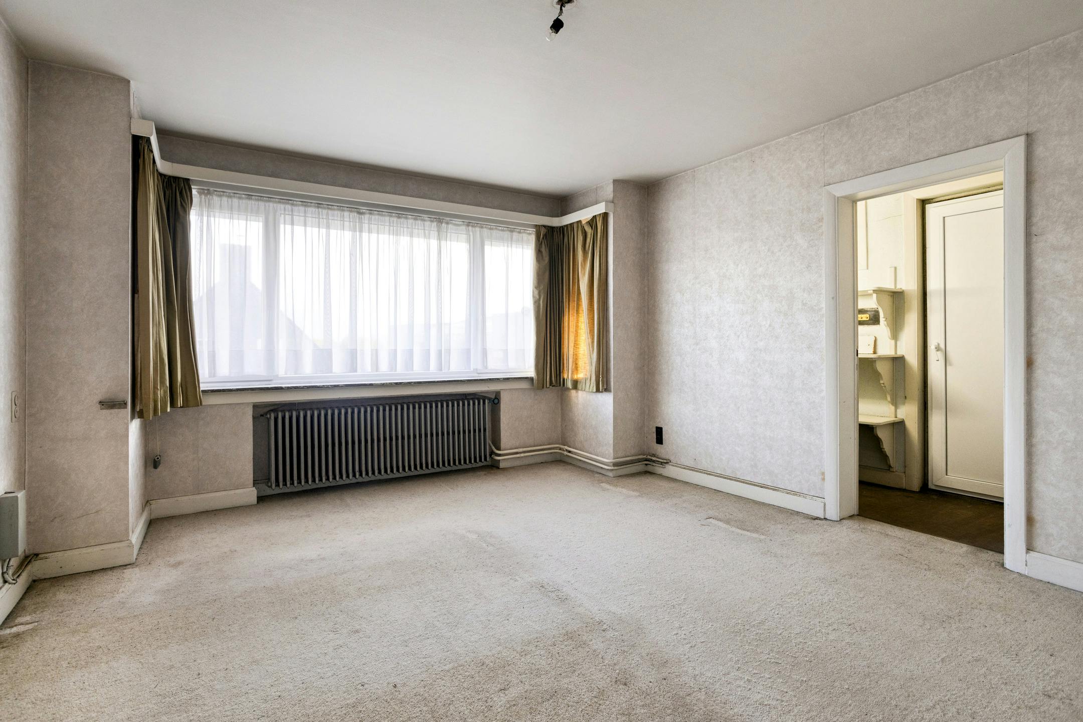 Ruime woning met loods op 2.127m² te Lo-Reninge. foto 6