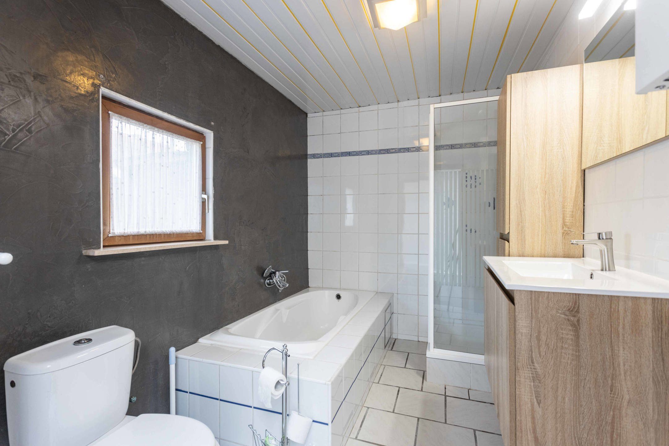 Instapklare woning met garage en aangenaam terras! foto 13