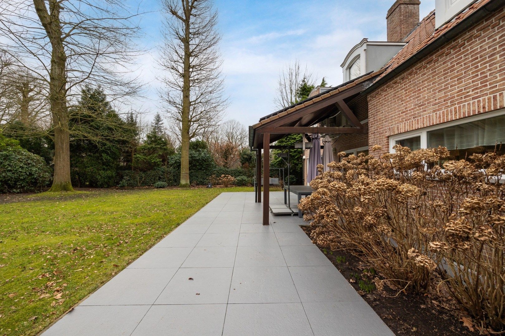 Ruime energiezuinige villa in De List te Schoten met 5 slaapkamers, 2 badkamers, tuin, terras en dubbele garage ! foto 24