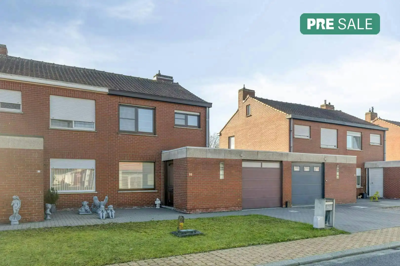 Instapklaar huis te Rumbeke  foto {{pictureIndex}}