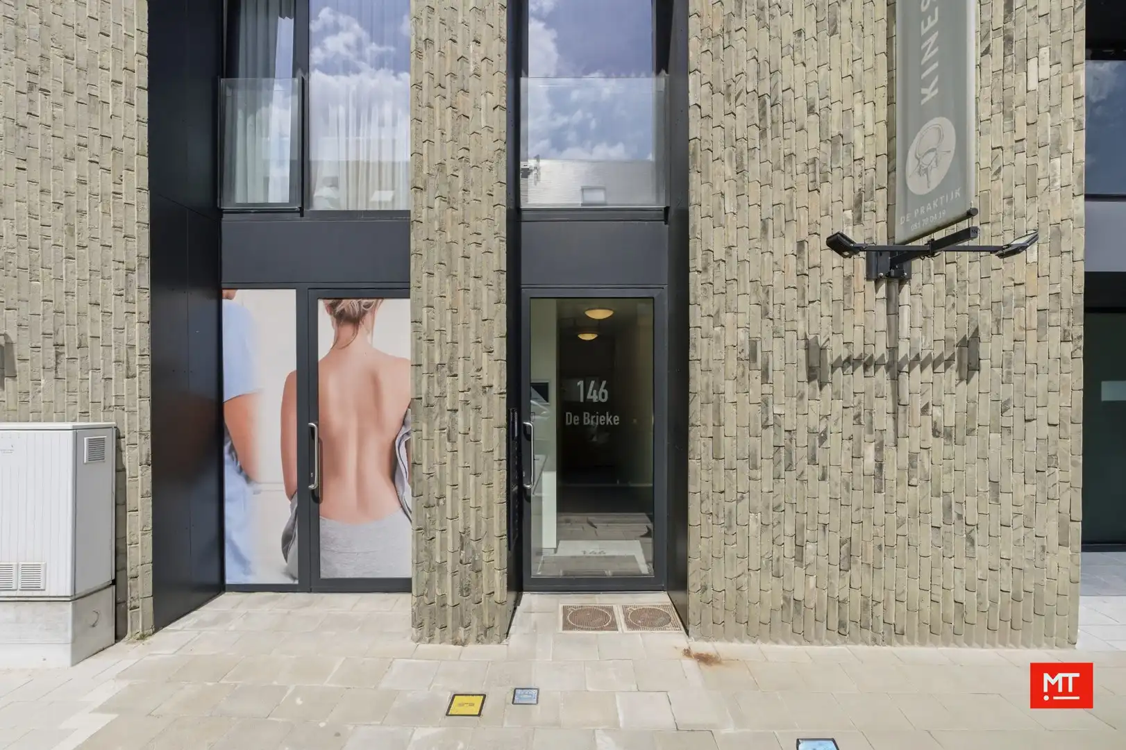Modern, instapklaar appartement met 2 slpk en zonnig terras in centrum Zonnebeke foto 19