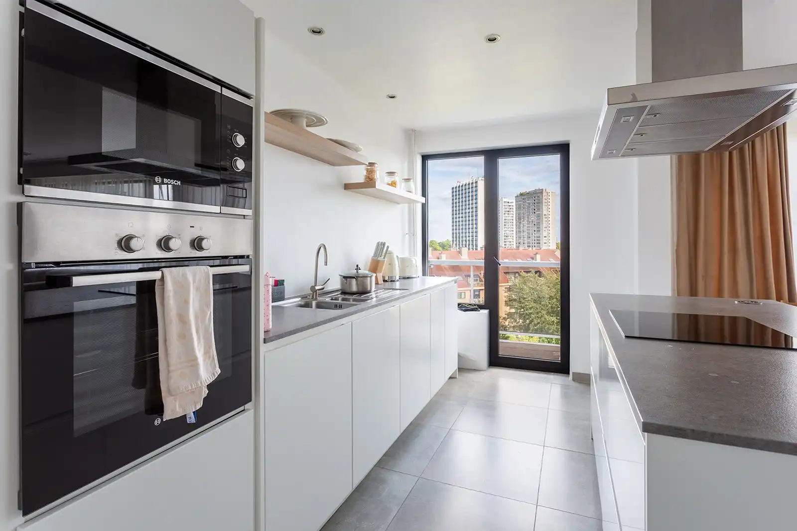 Mooi gerenoveerd 3-slaapkamerappartement met 2 terrassen, garage en 2 kelderbergingen foto 9