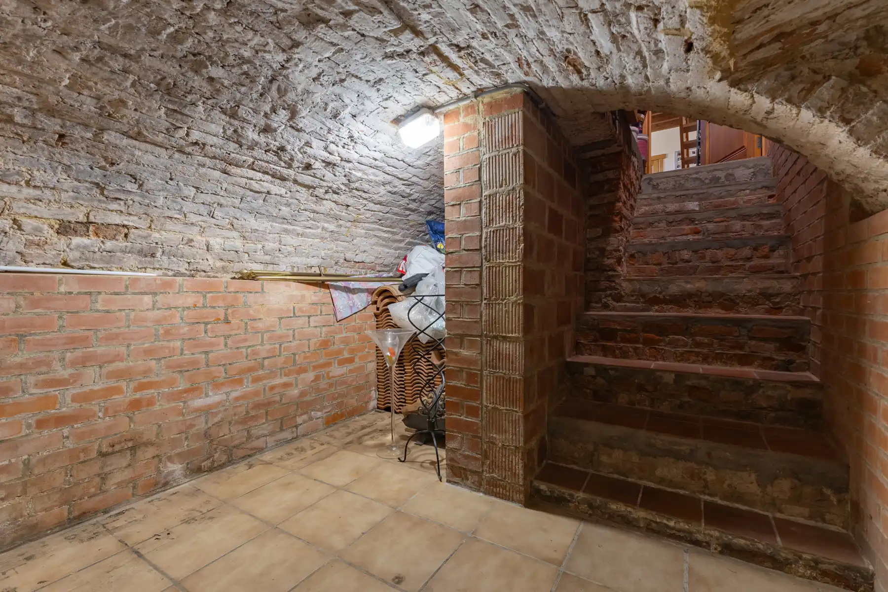 Villa met 4 slaapkamers, grote tuin en garage foto 29