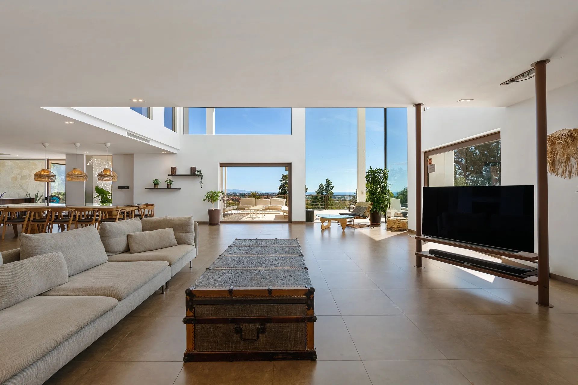 Moderne luxe en rendement: een villa met stijlvolle investering in het exclusieve Benahavis! foto 4