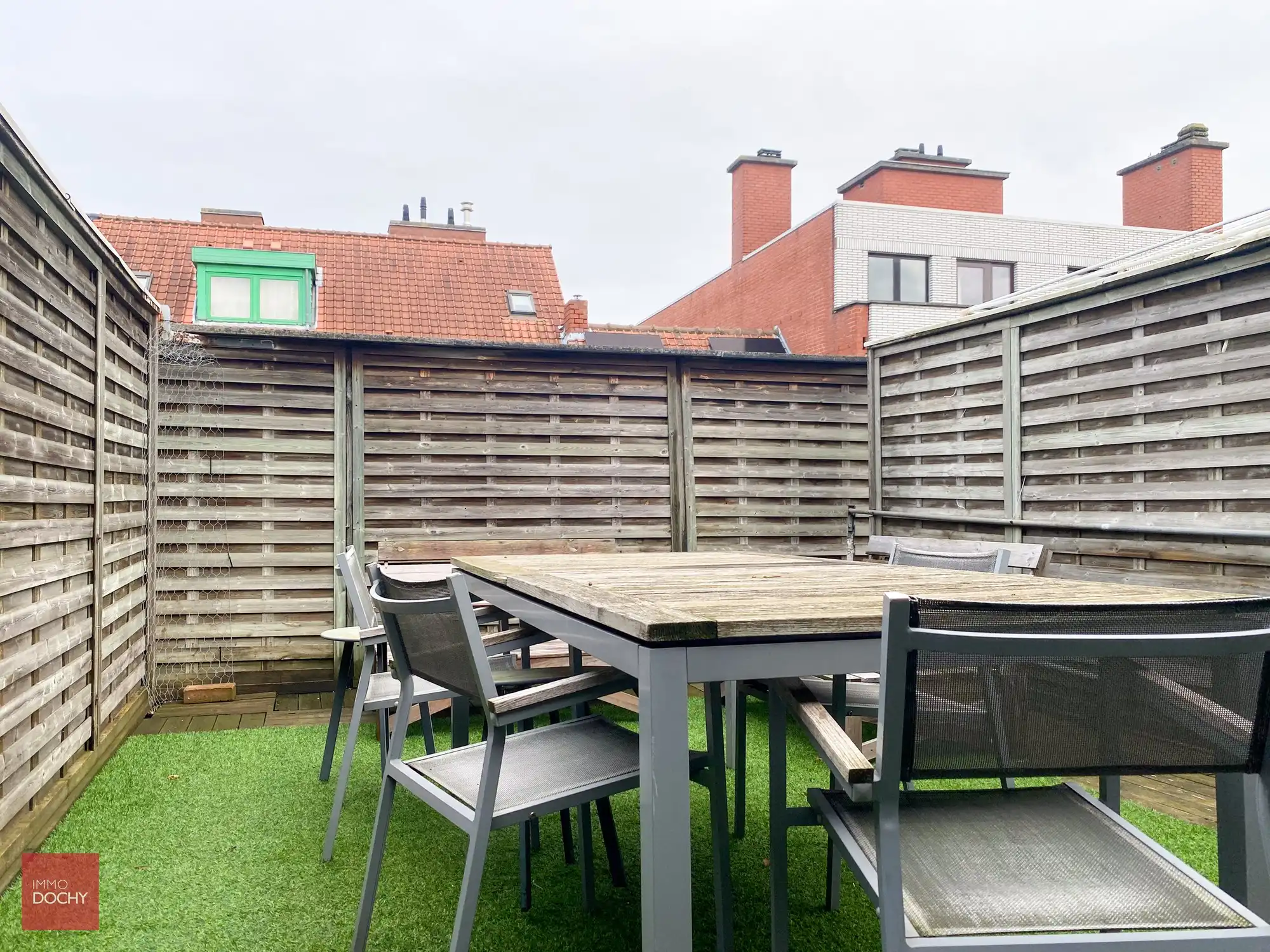 Loft | Gezellige goed onderhouden duplex - appartementje met groot privaat terras in centrum | Verhelststraat foto 8