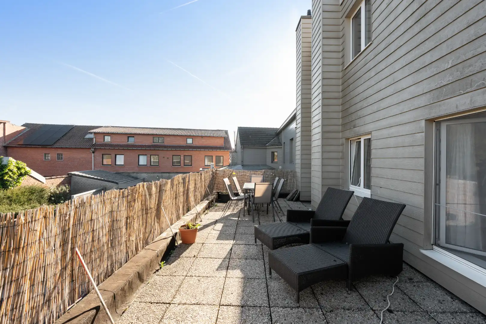 Ruim appartement met 3 slaapkamers, terras en garage in centrum Overmere foto 12