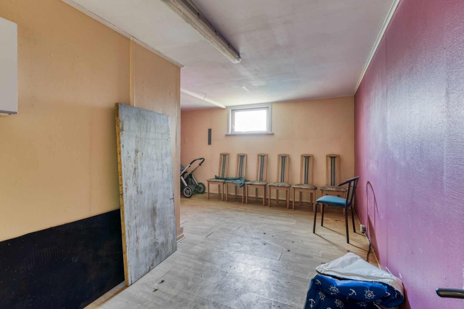 Volledig te renoveren / te herbouwen woning op 674 m² in een doodlopende straat te Ginderbuiten ! foto 13