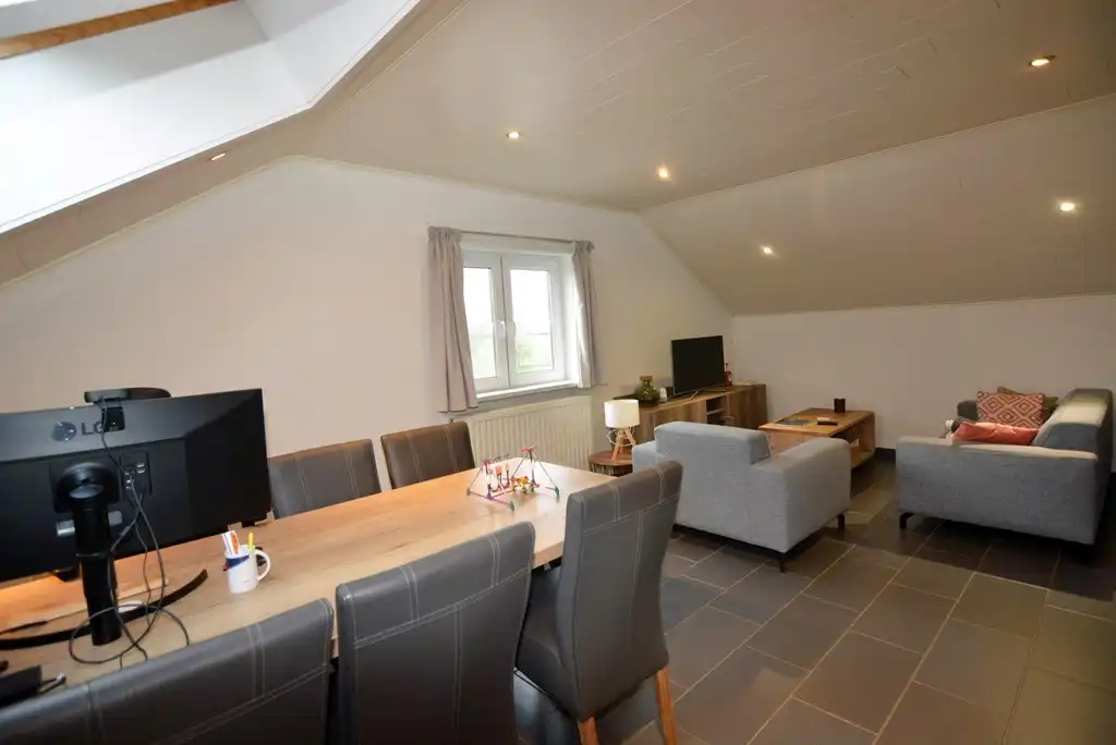 Instapklaar appartement met 2 slpks en tuintje. foto 3