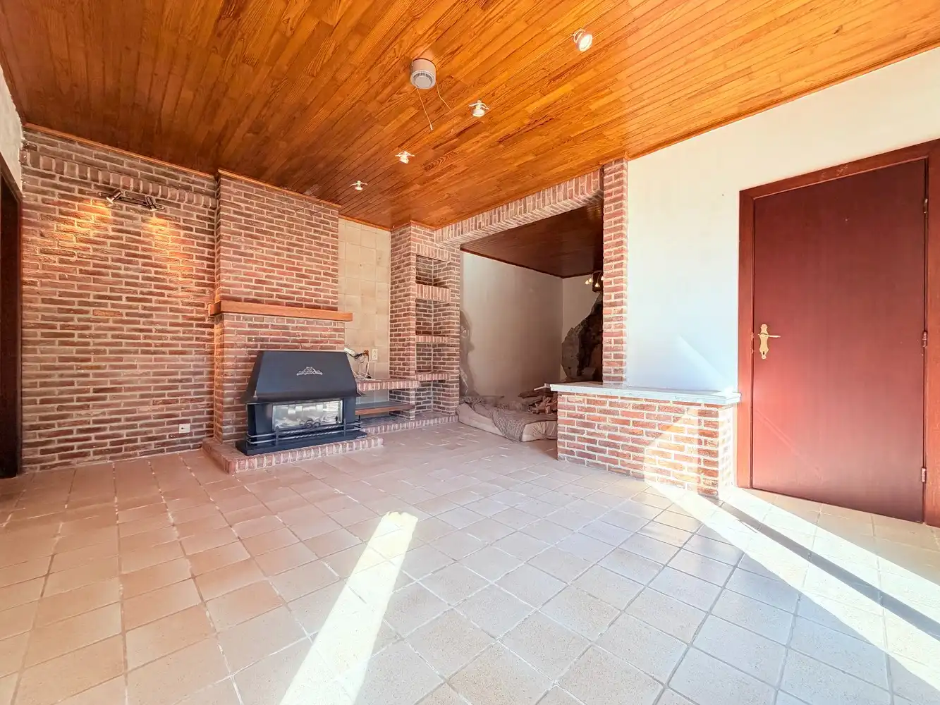 Alleenstaande woning op een perceel van 2.254 m² foto 4