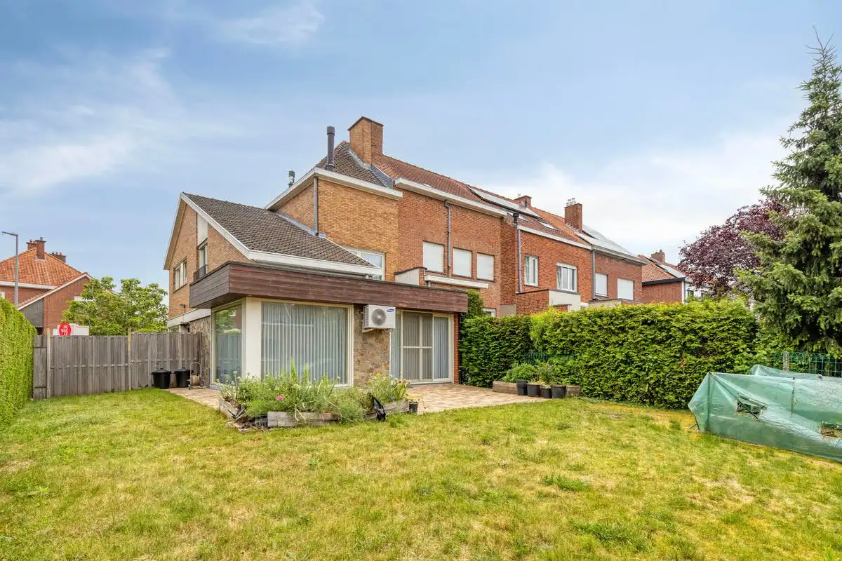Ruime gezinswoning op toplocatie in Kortrijk foto 17