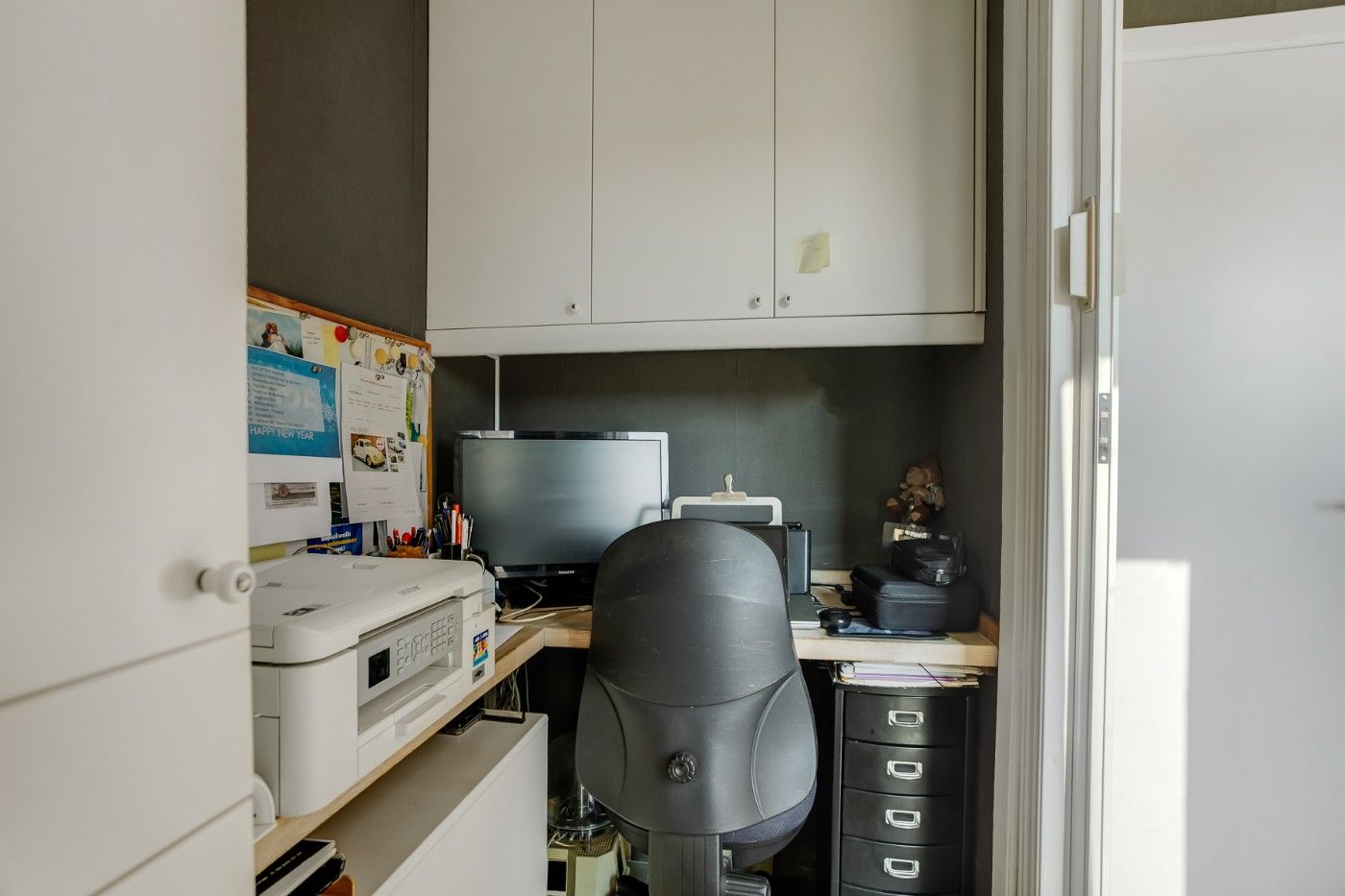 Centraal gelegen, op te frissen woning met 2 à 3 slpk., inpandige garage en tuin foto 11