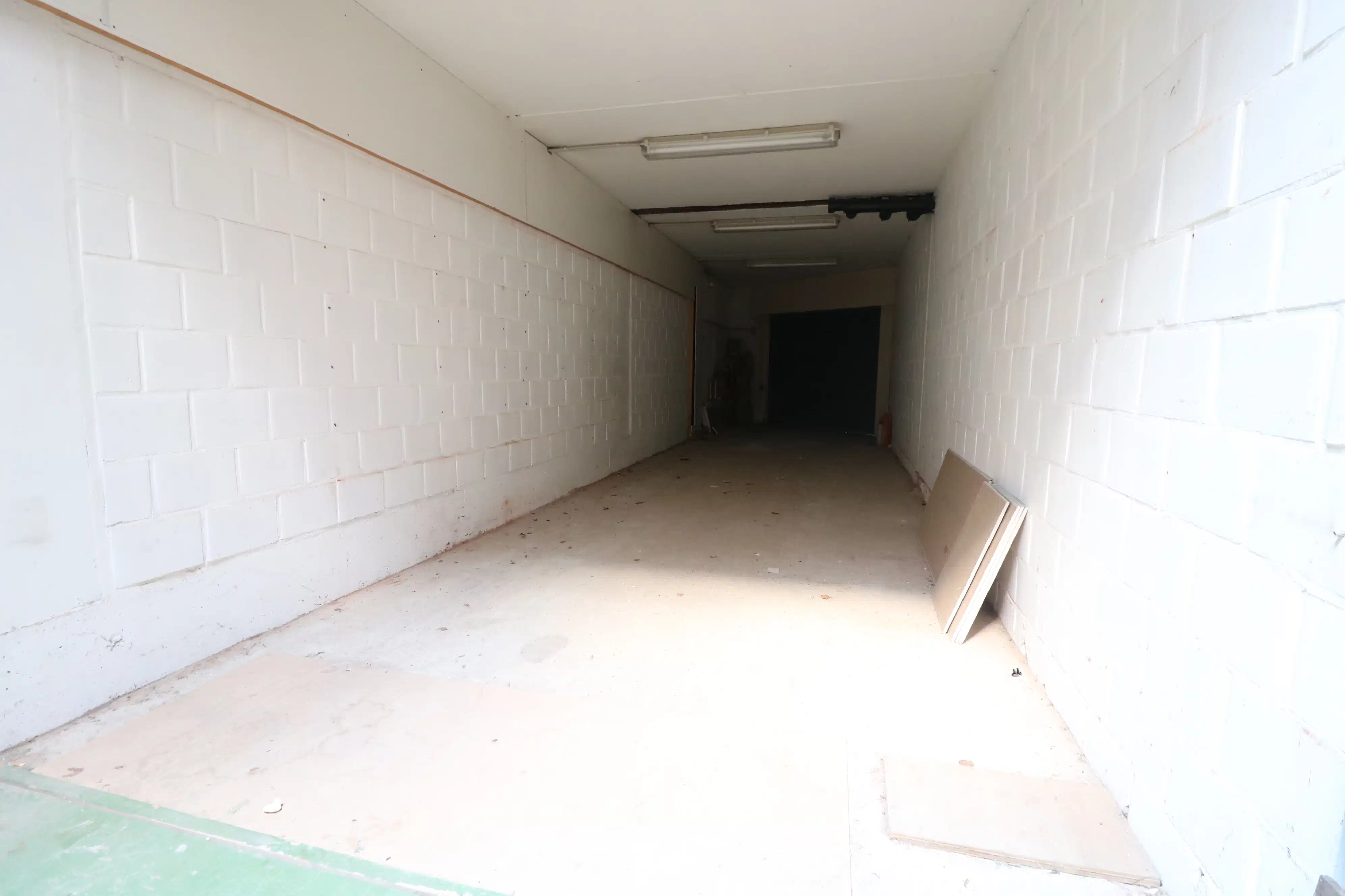 Zeer ruim magazijn (228 m²) aan de Grote Markt. foto {{pictureIndex}}