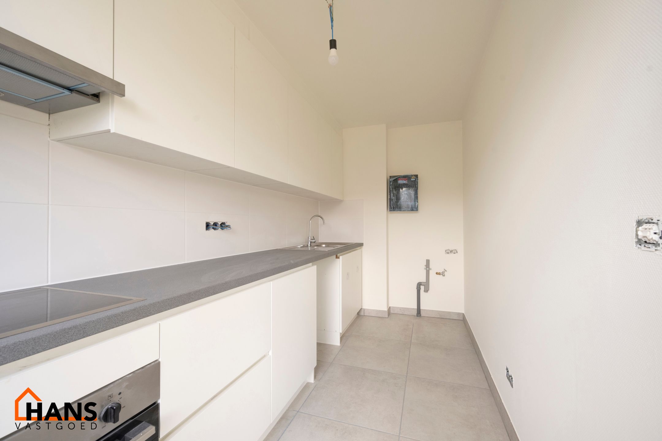Gerenoveerd gelijkvloers appartement met tuin foto 3
