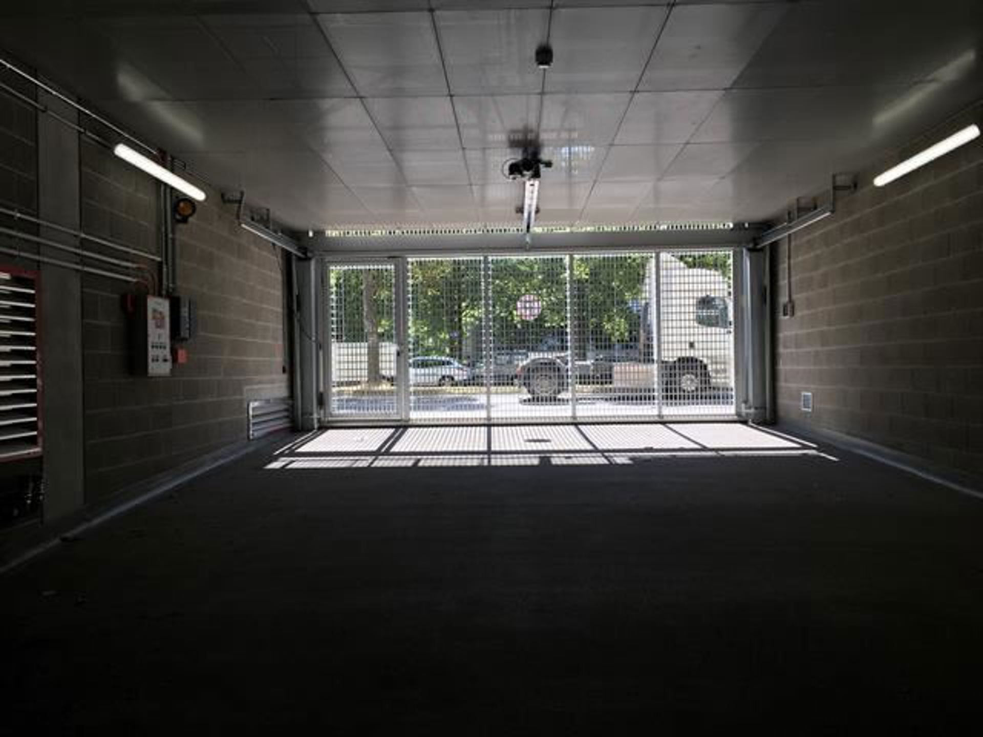 Parking/garage/box foto 6
