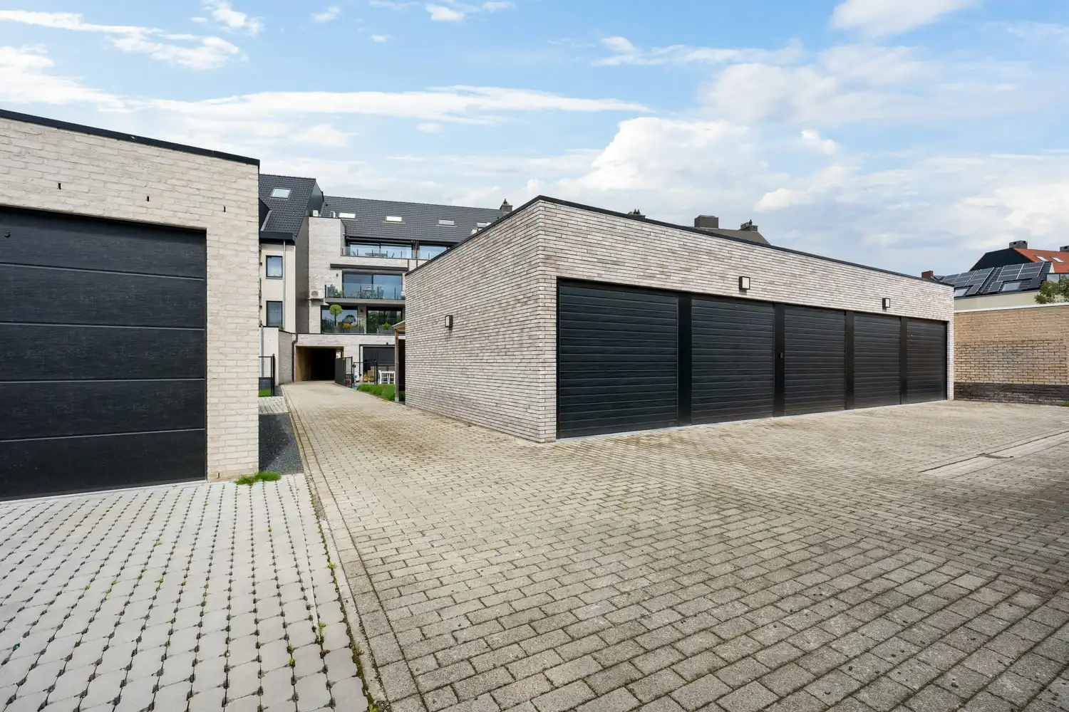 Energiezuinig app. met 3 slpkrs, 2 terrassen en garagebox te Heist-op-den-Berg foto 16