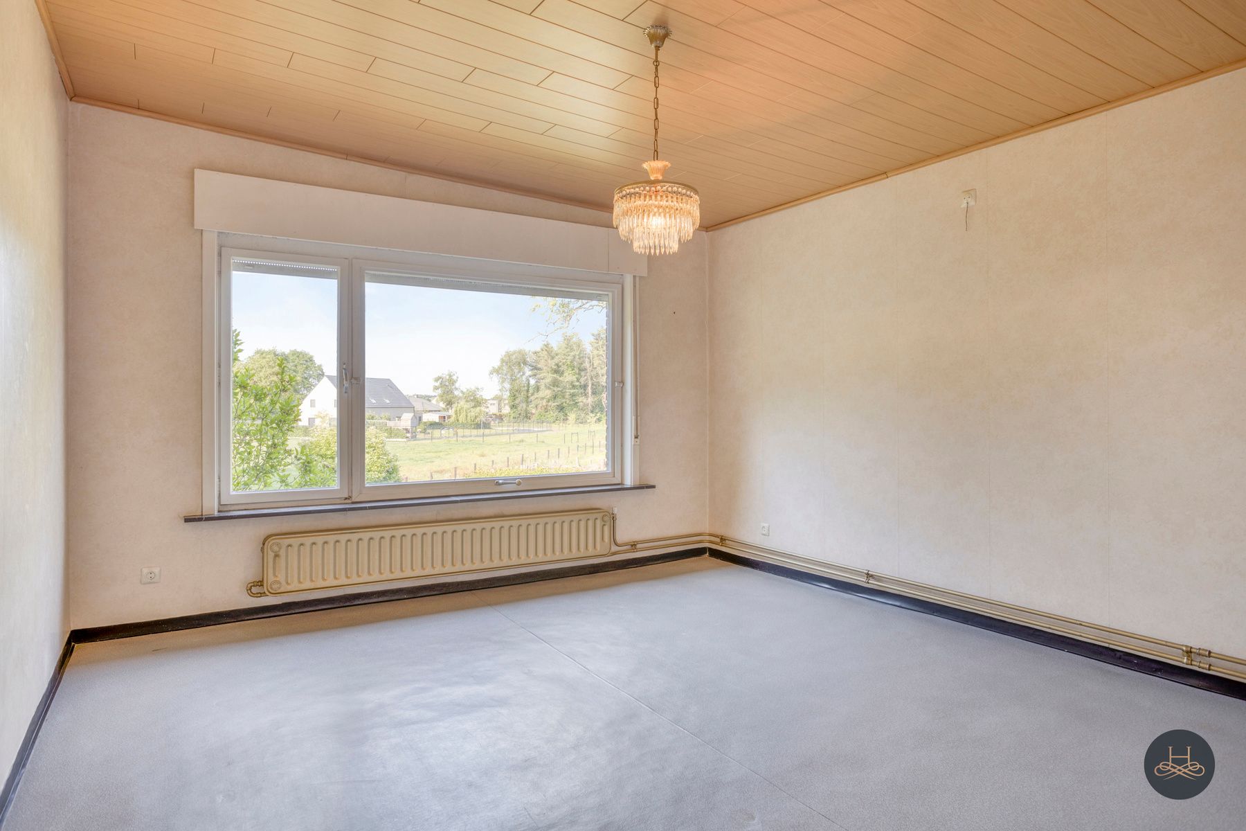 Charmant ruime renovatiewoning gelegen op een enorm perceel foto 19
