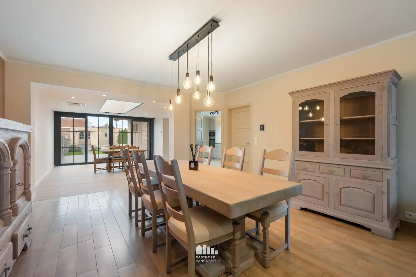 Instapklare, energiezuinige woning met tuin en dubbele garage in hartje Voormezele foto 7