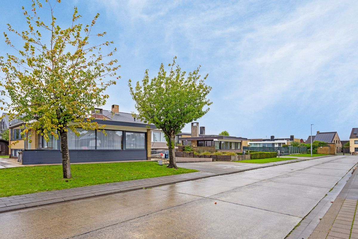 TE RENOVEREN BUNGALOW IN een RUSTIGE WOONWIJK MET MOOIE WOONVOLUMES foto 18