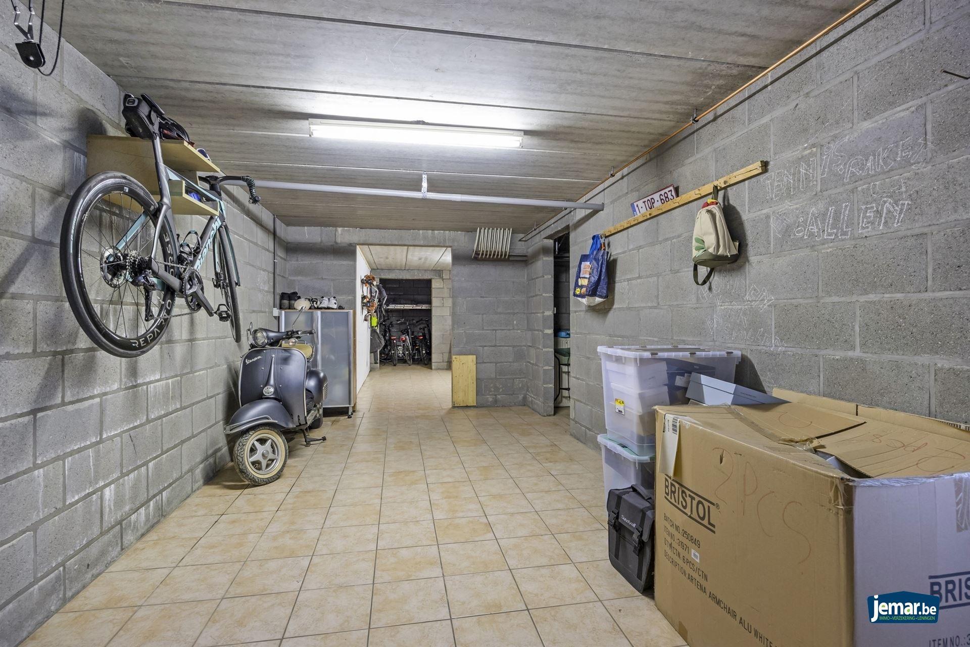 Ruime gezinswoning met 4 slaapkamers en 2 badkamers foto 47
