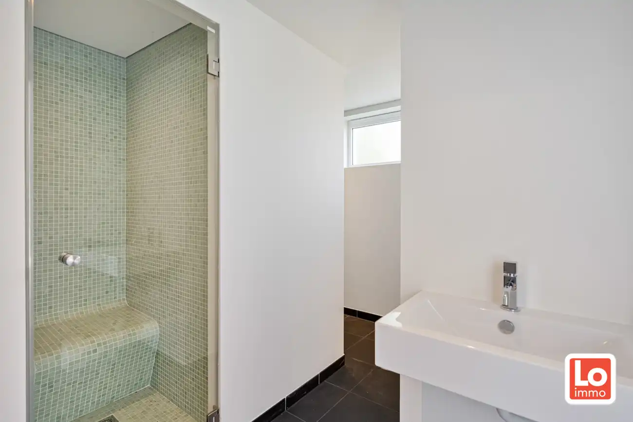 IN OPTIE! Mooie villa met prachtige tuin en zwembad foto 22