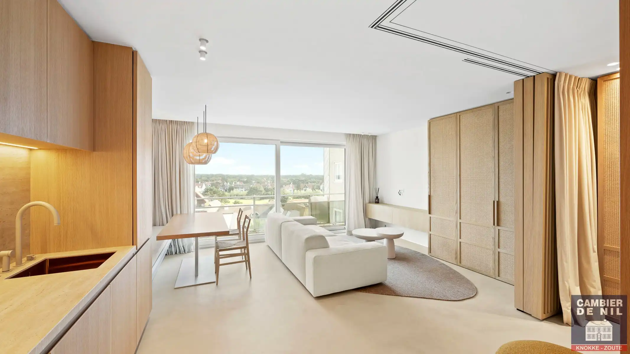 Schitterend gerenoveerd en gemeubeld appartement met fantastisch zicht over de Approach en Minigolf van het Zoute foto 7