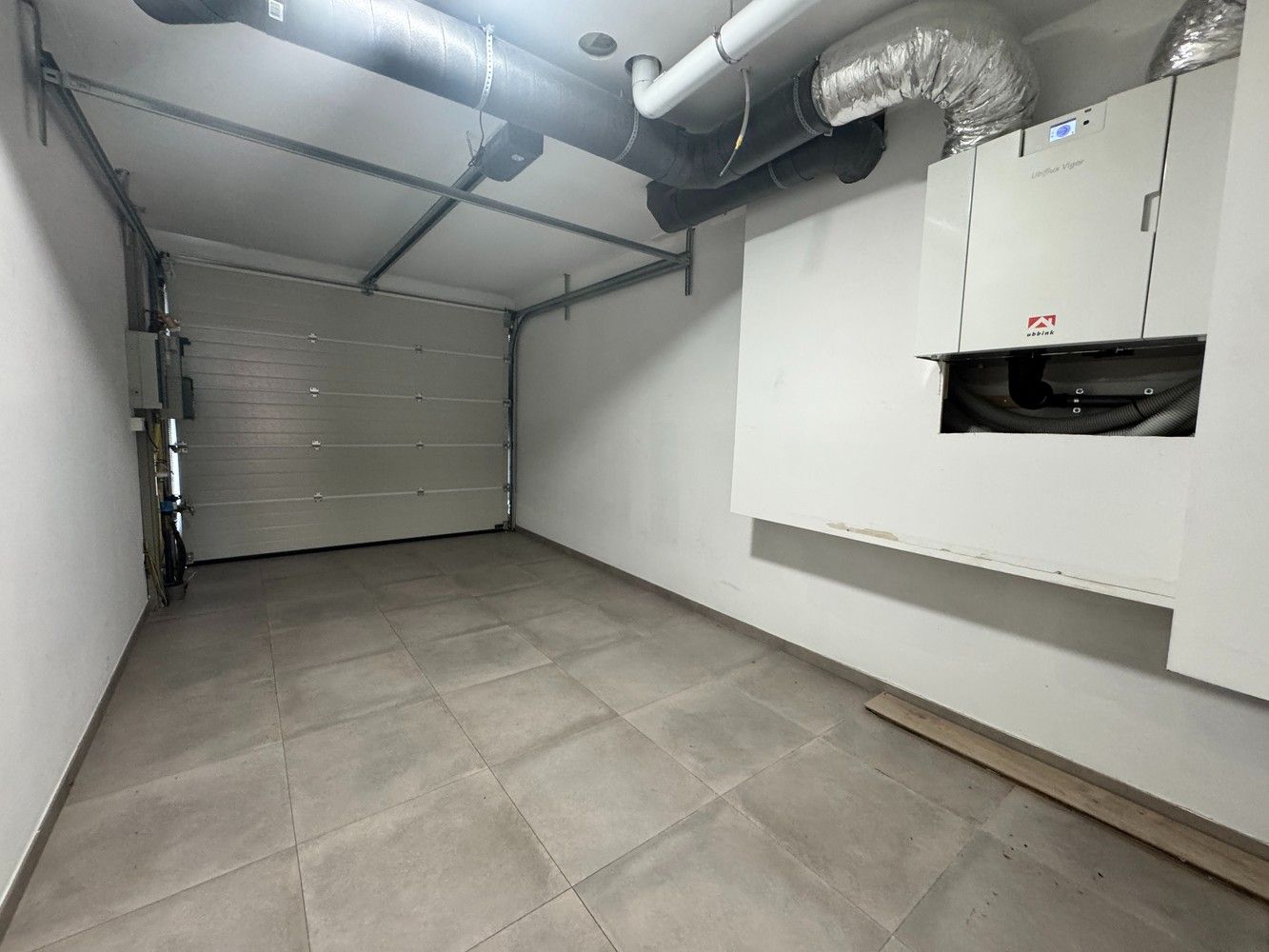 Moderne woning met garage en dubbele toegang in hartje Lanaken foto 13