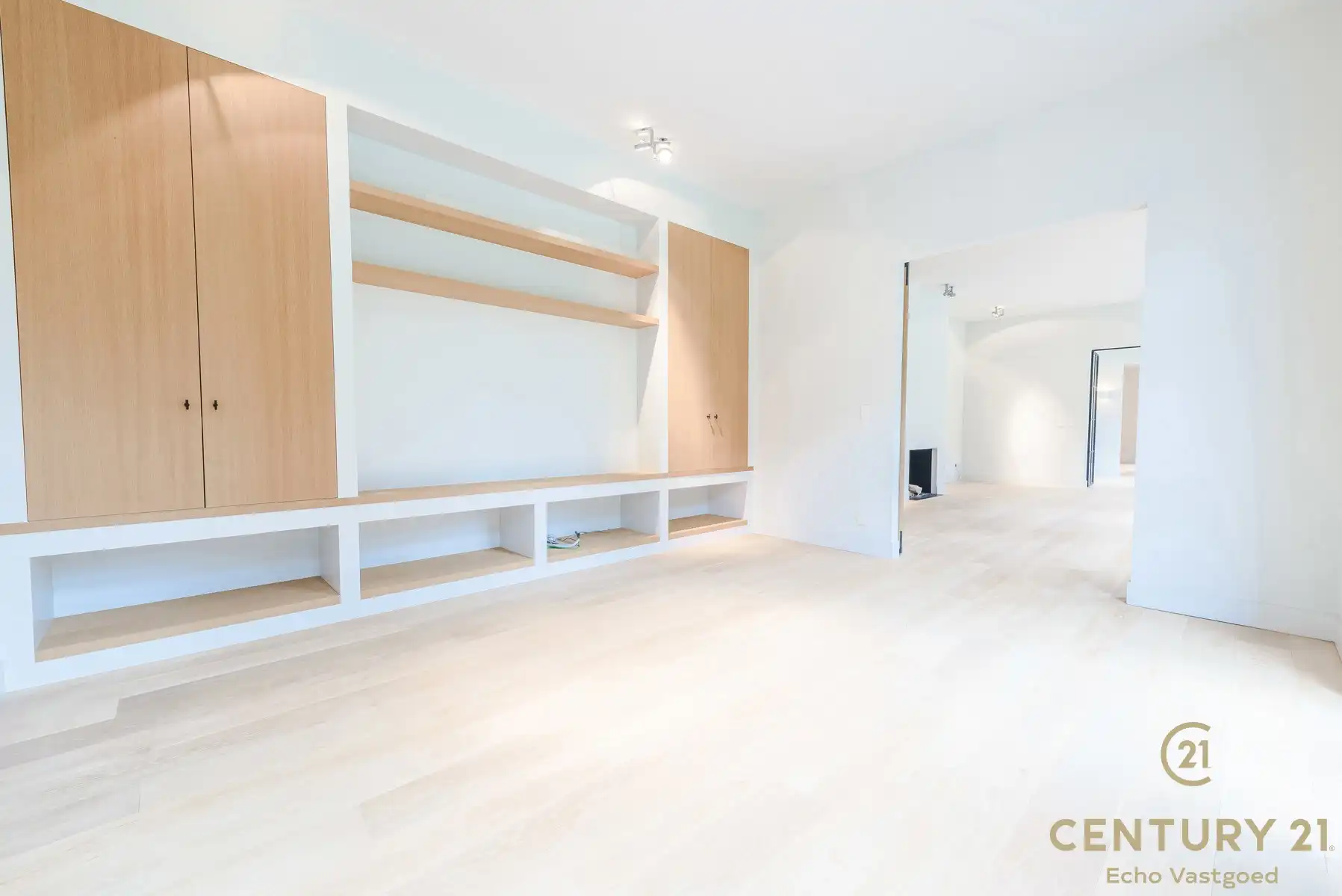 Unieke high-end villa met royaal woonoppervlak op 2415m² foto 9