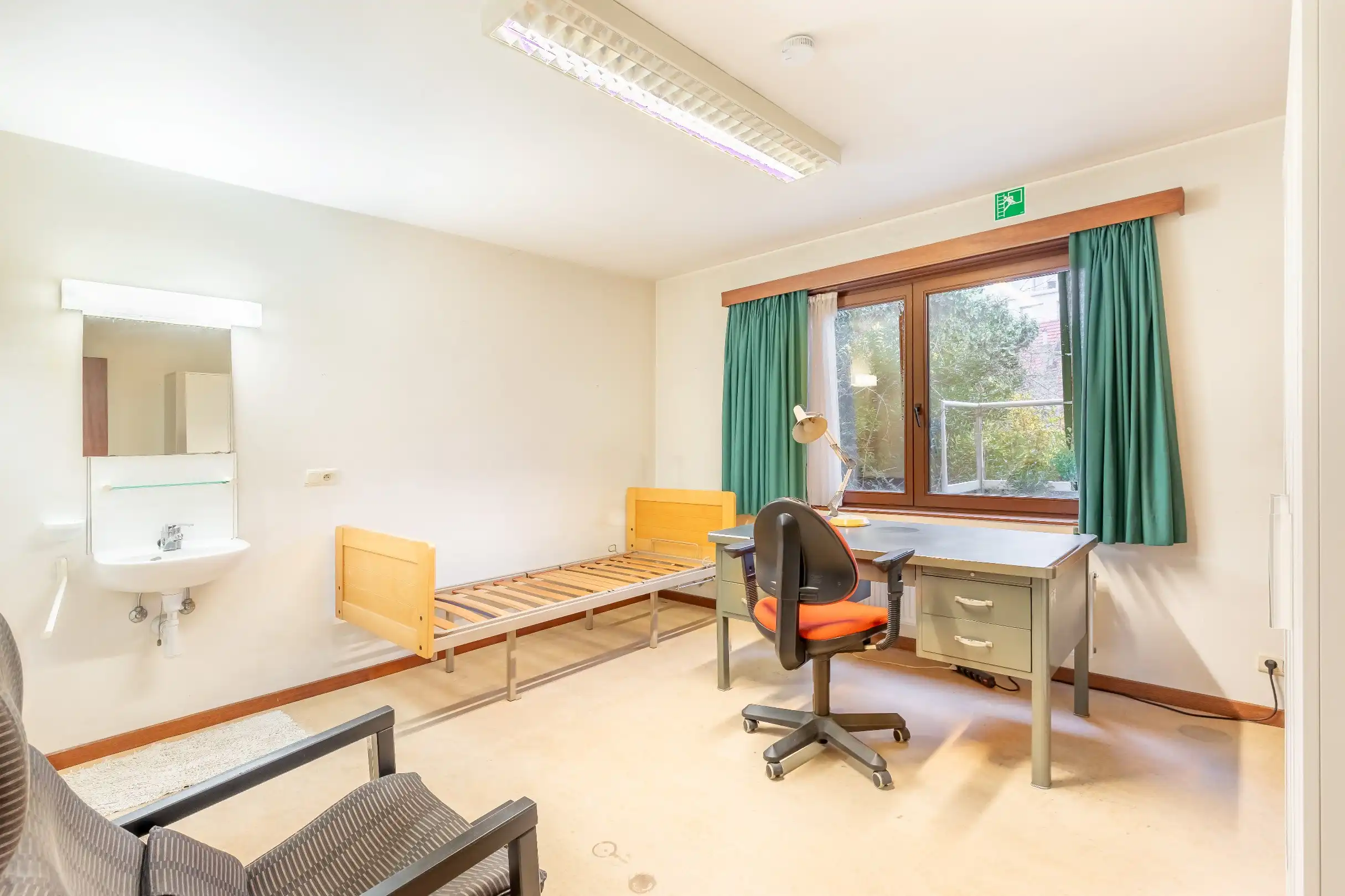 Statige ruime woning op rustige woonlocatie! foto 17