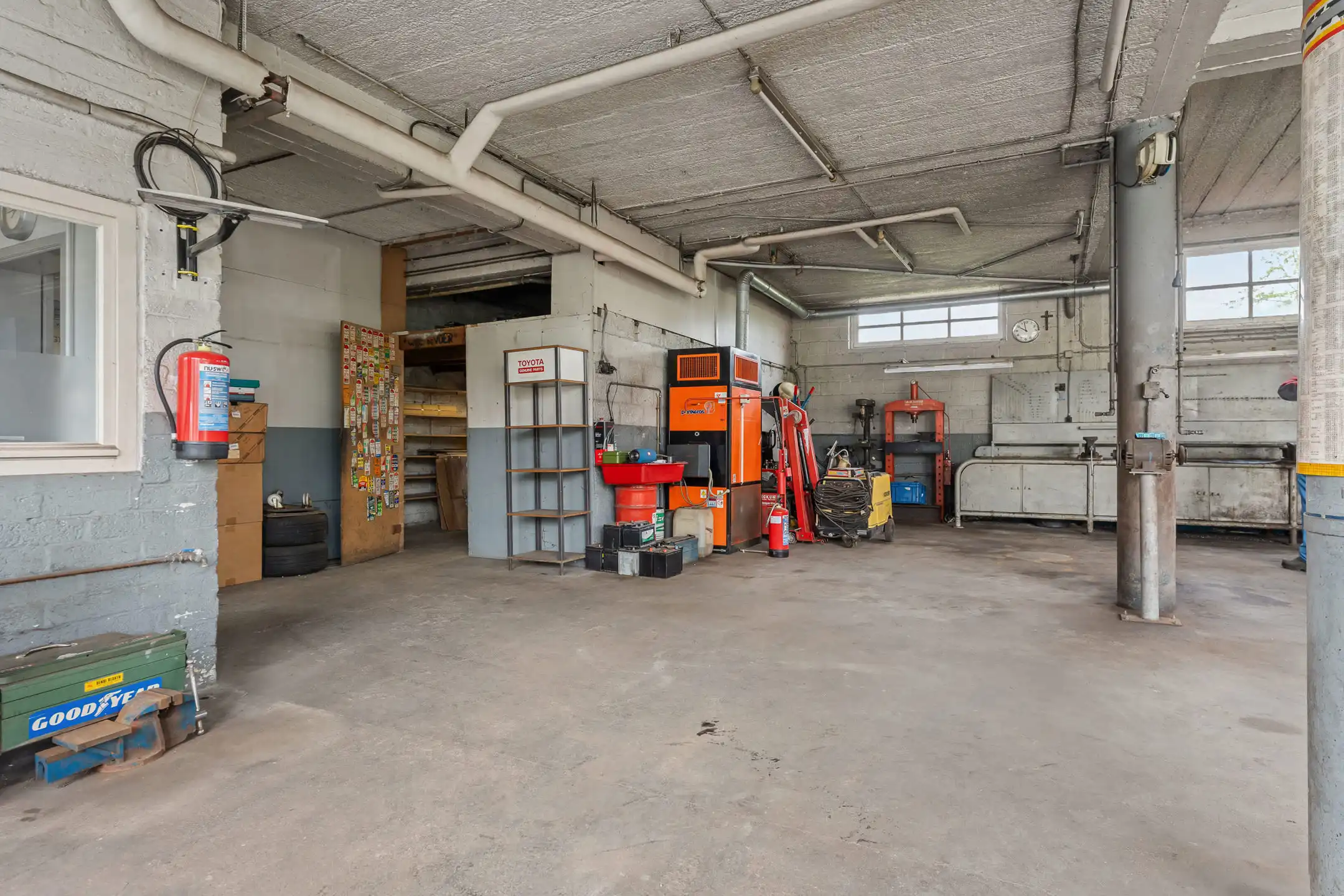 Woning met tal van mogelijkheden te Voeren. foto 24