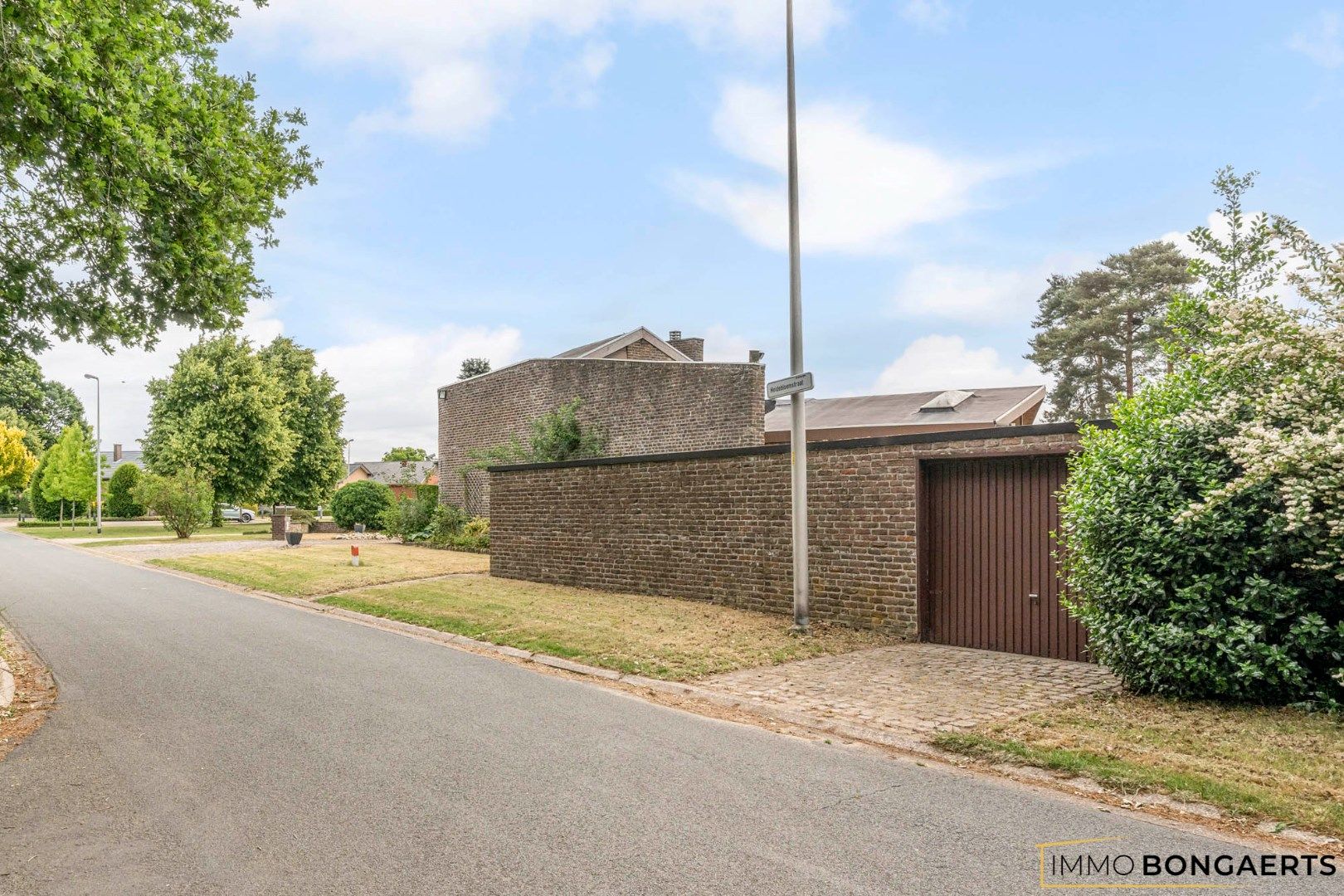 Ruime woning met vier slaapkamers  foto 32