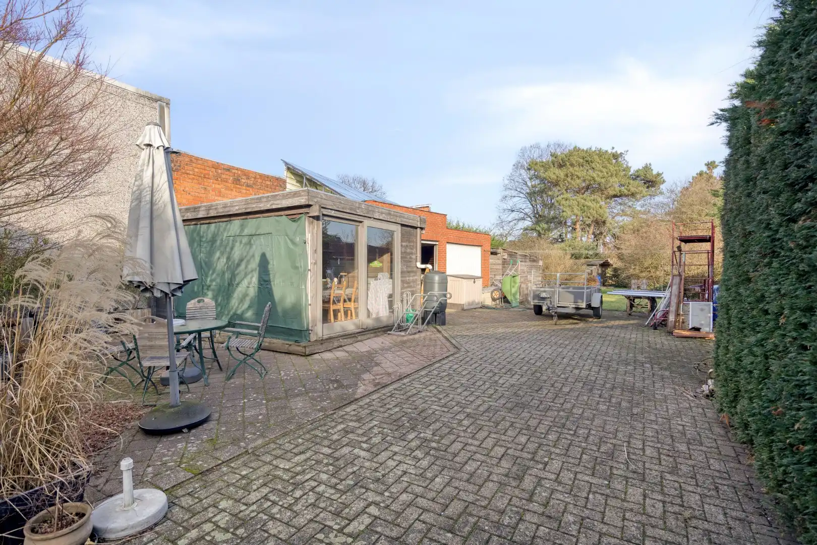 Ruim ingedeelde woning met o.a. 4 slpks op een rustig gelegen perceel van 1.069 m². foto 42