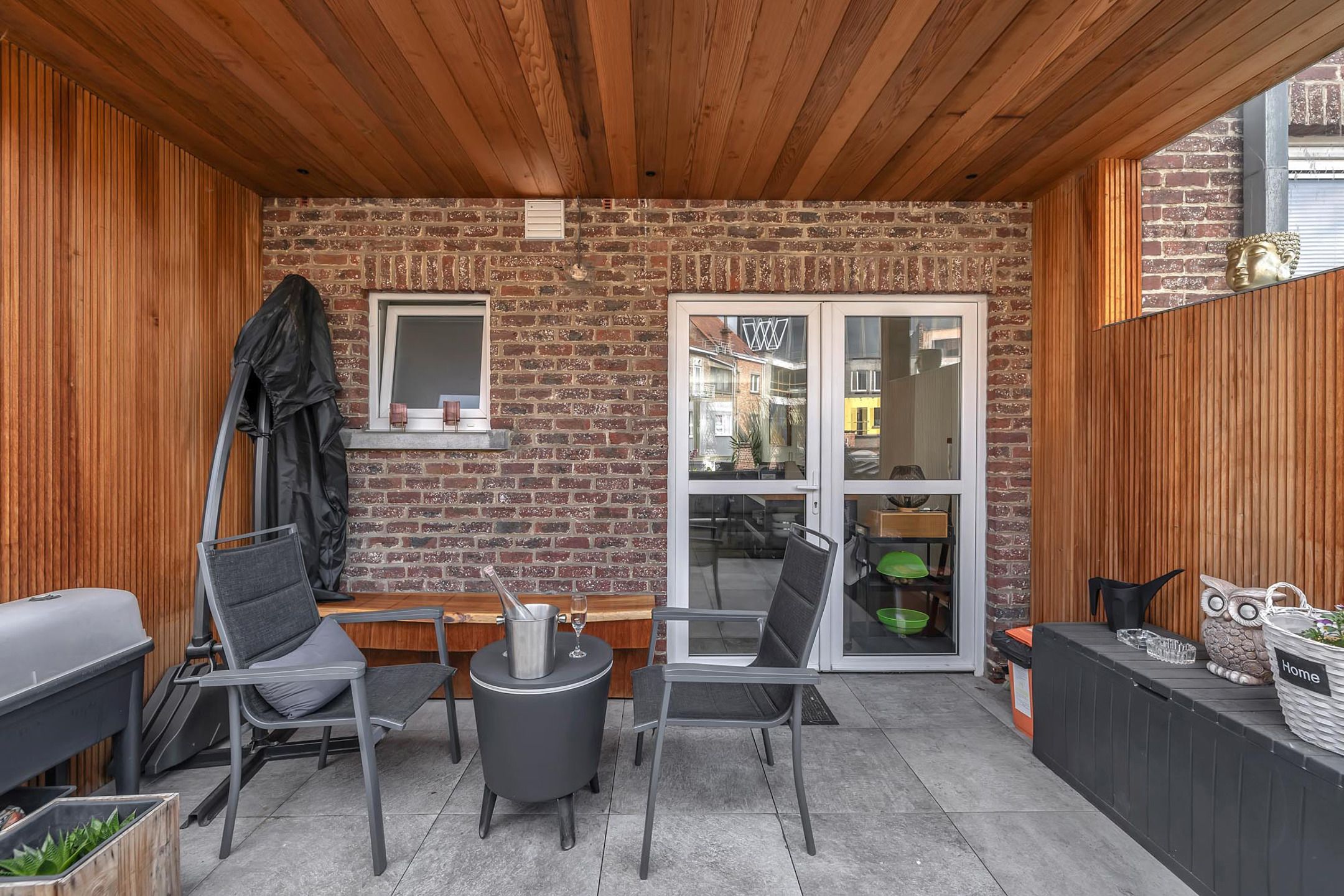 Volledig gerenoveerde bel-etage met ruime garage en terras foto 22