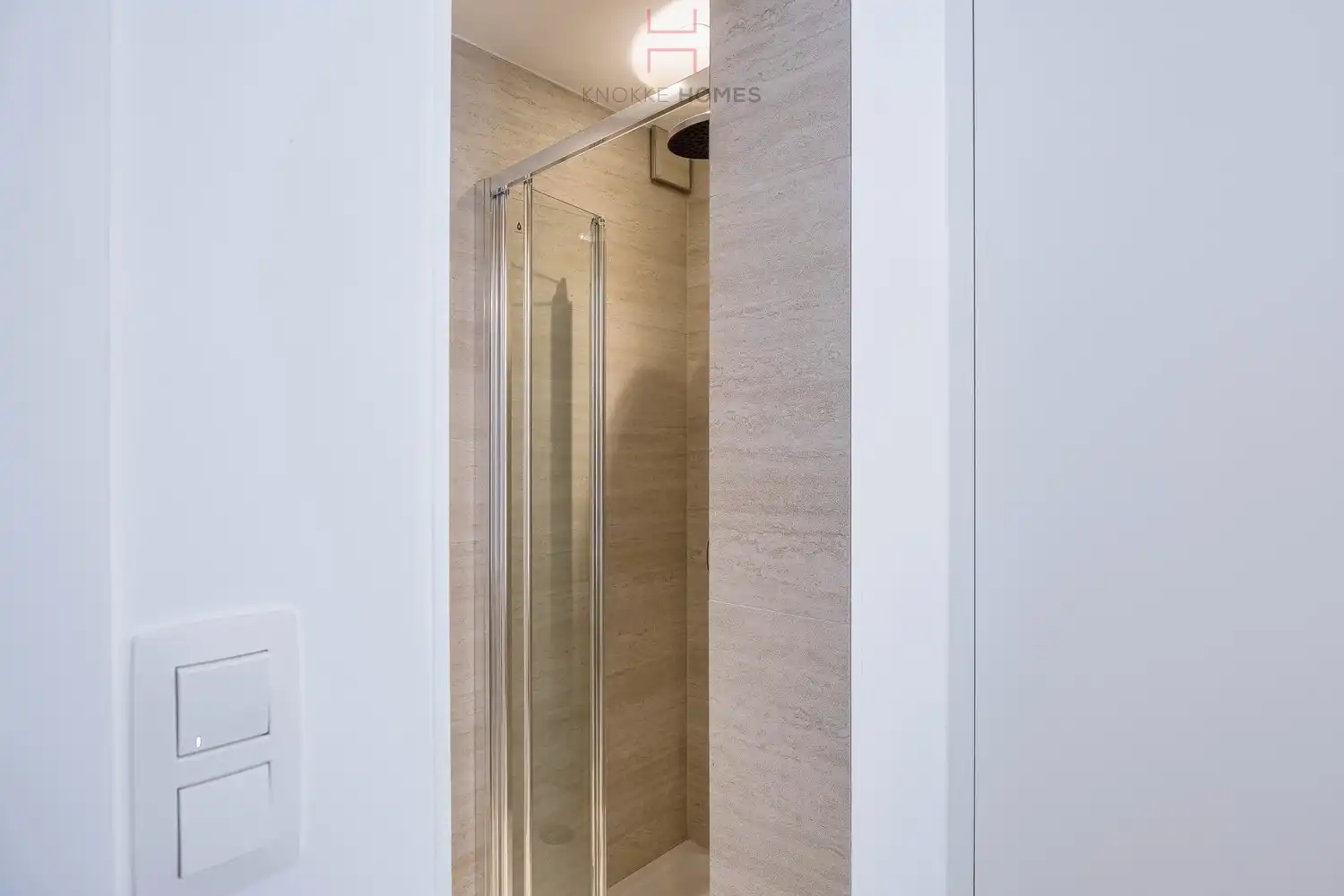 Mooi gerenoveerd vakantie-appartement op de zeedijk in Duinbergen foto 15