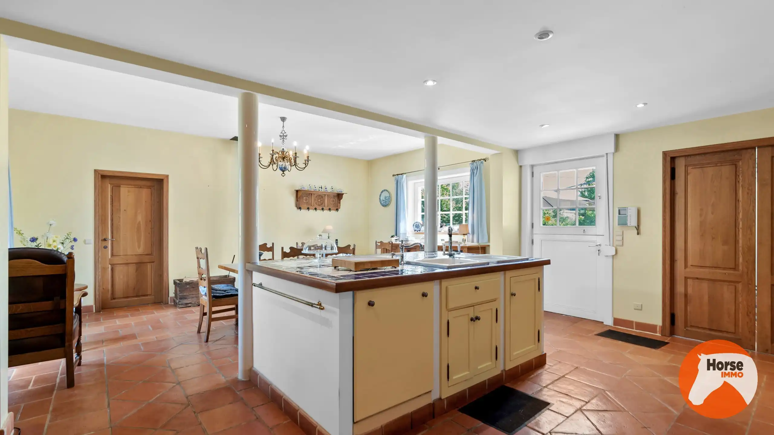 FRASNES - Exclusieve eigendom met 3 woonentiteiten en B&B foto 7