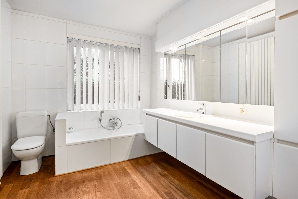 Verrassend ruime woning op 1289 m² gelegen aan een bosrand met mogelijkheid tot 4 slaapkamers foto 14