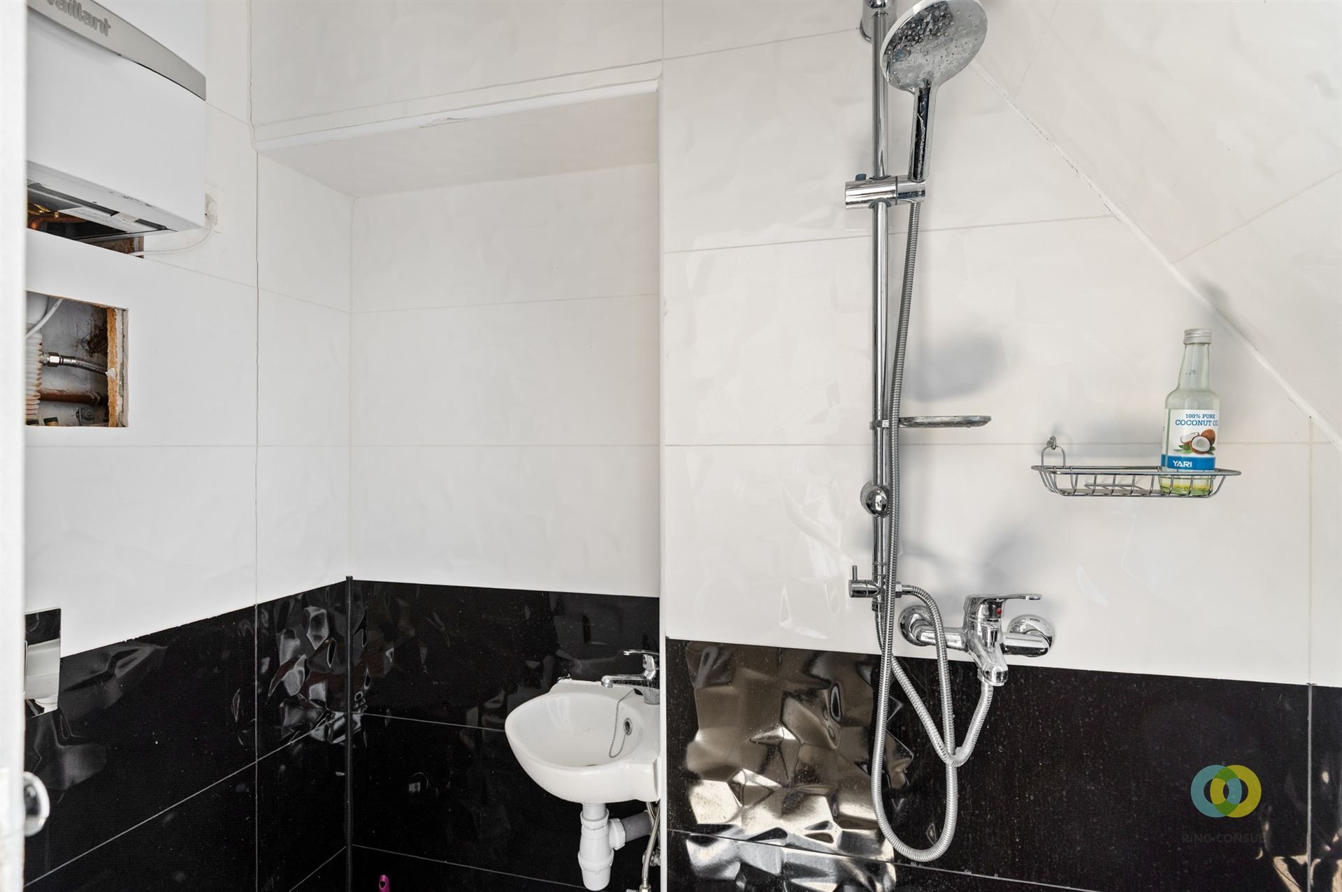 Huis met koer en drie slaapkamers mogelijk foto 6