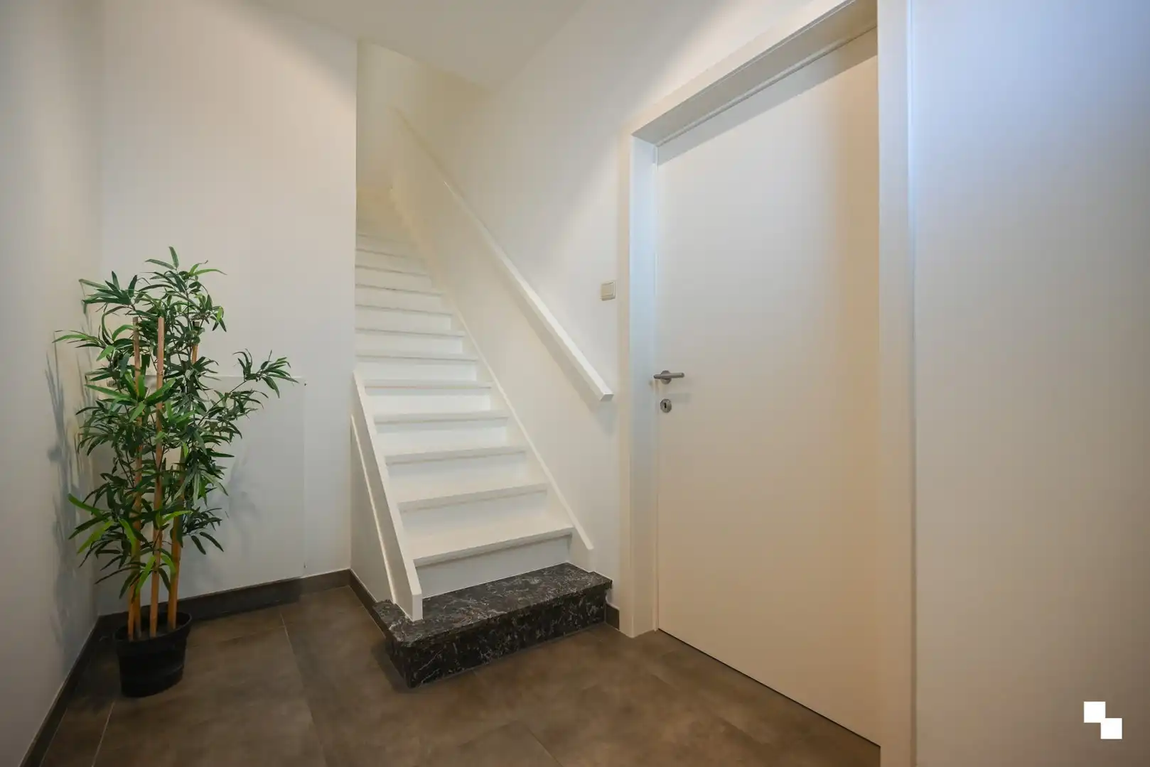 Zeer verzorgde eengezinswoning met drie slaapkamers en garage foto 4