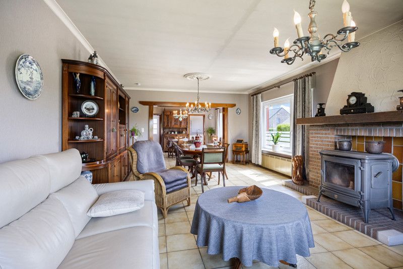 Ruime woning met loods op een perceel van 14are foto 12