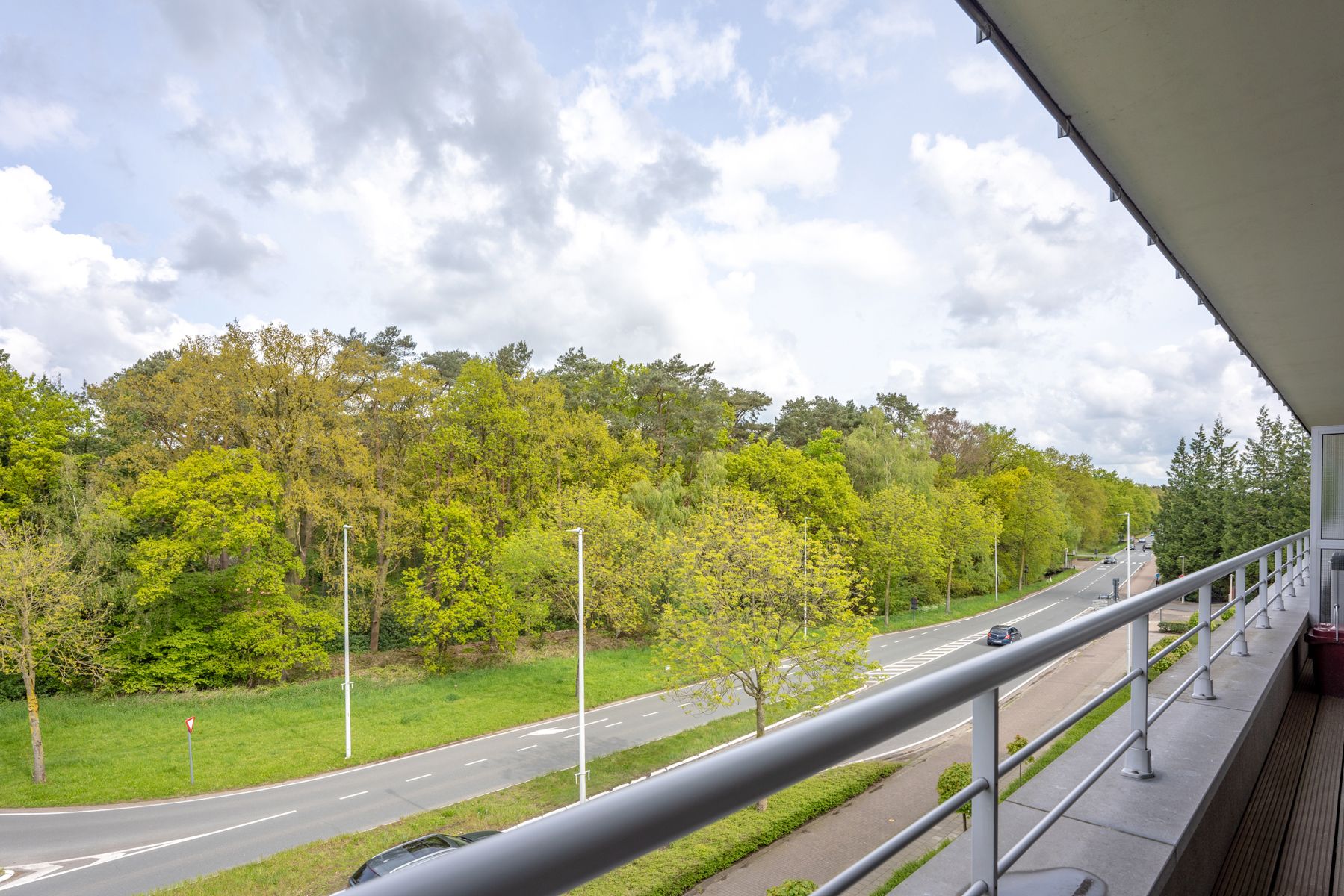 Gunstig gelegen 2-slaapkamerappartement met lift, 2 terrassen en garagebox! foto 9