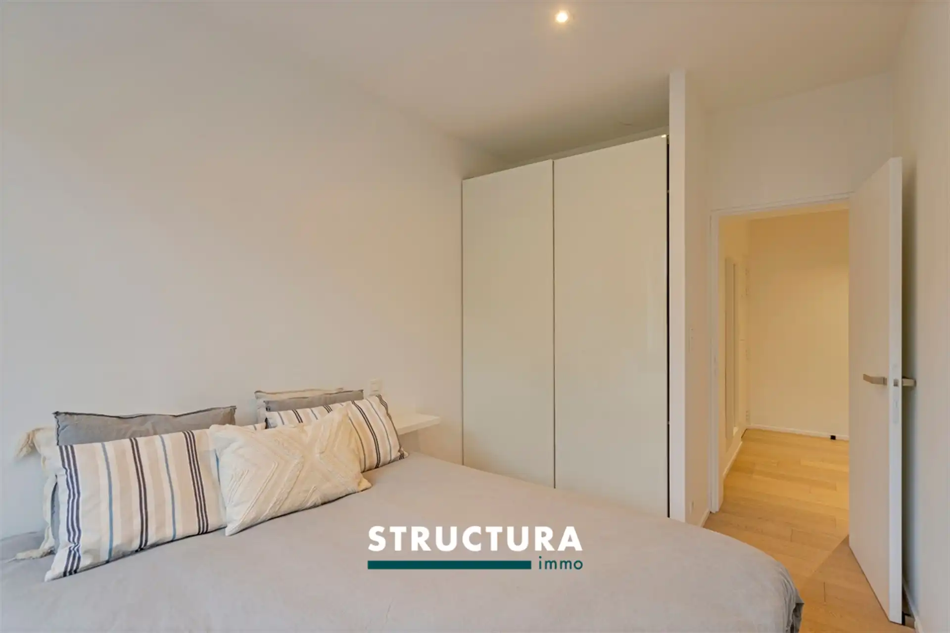  Prachtig bemeubeld appartement met 3 kamers foto 8