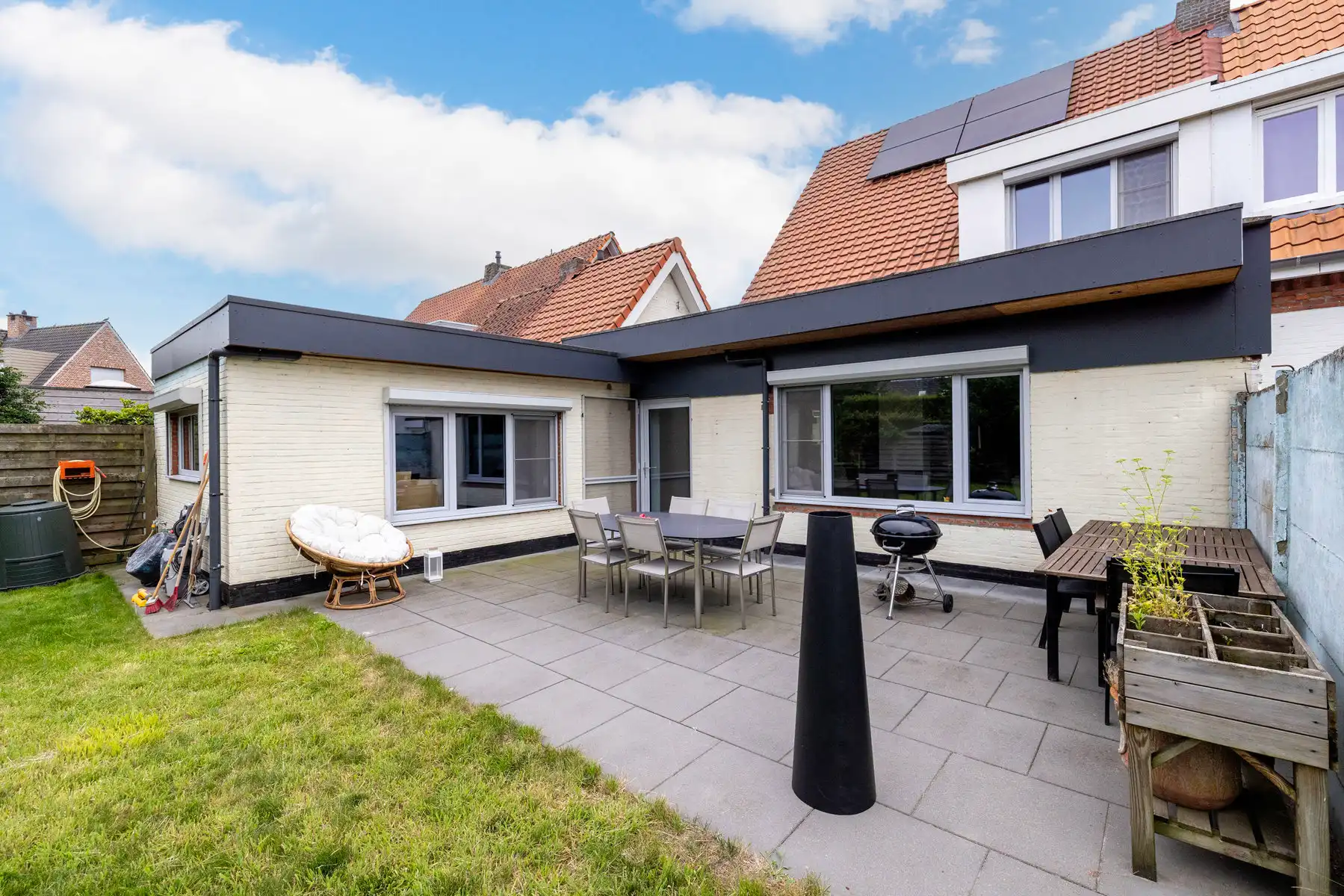 Gerenoveerde gezinswoning met 3/4 slaapkamers, garage en tuin foto 19