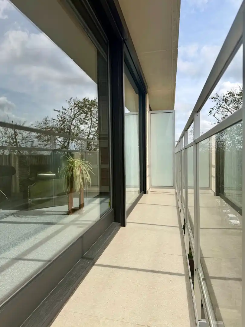 Ruim appartement op rustige ligging in Kortrijk! foto 8