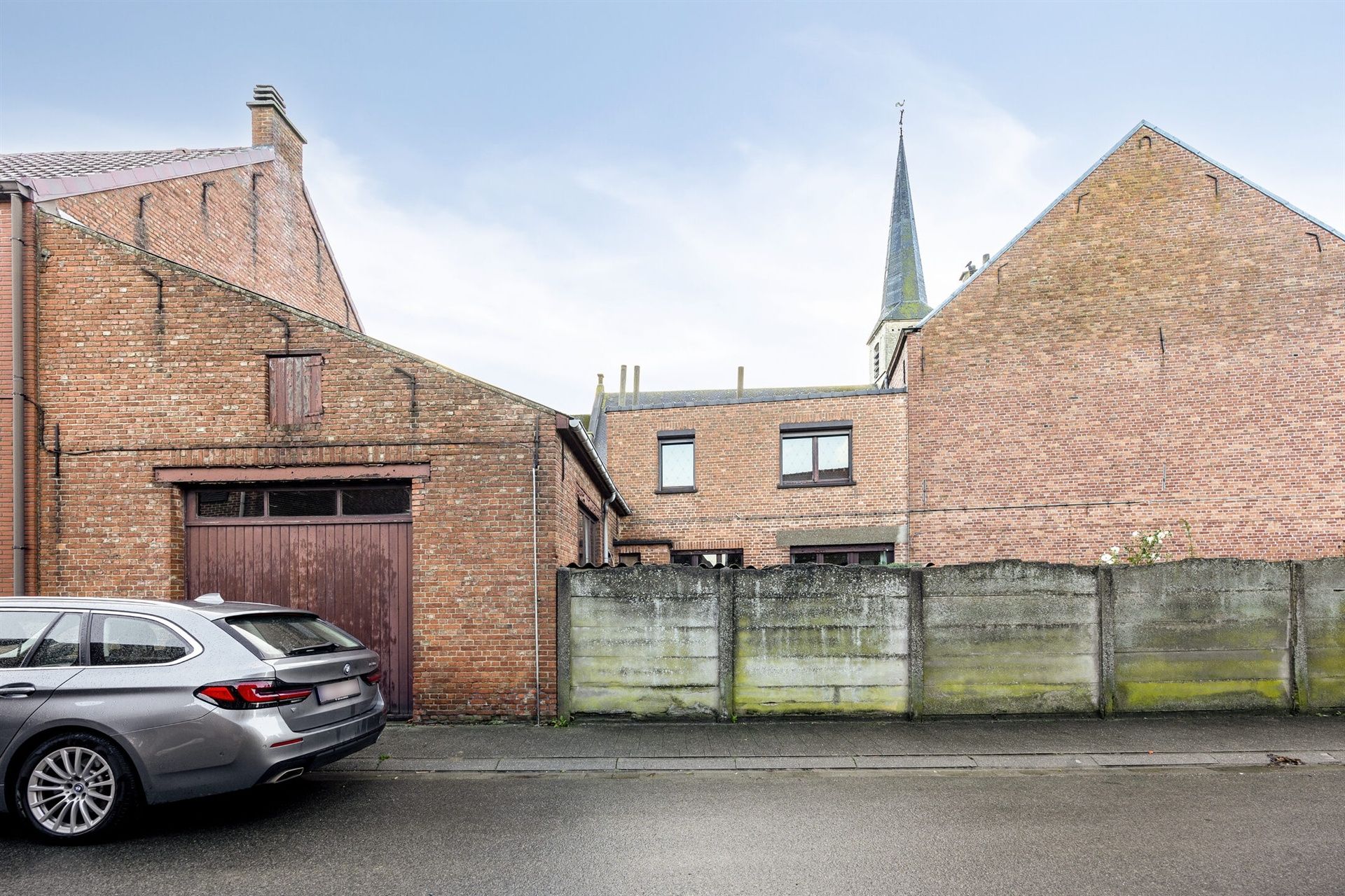 Rustiggelegen woning met atelier en knusse tuin! foto 21